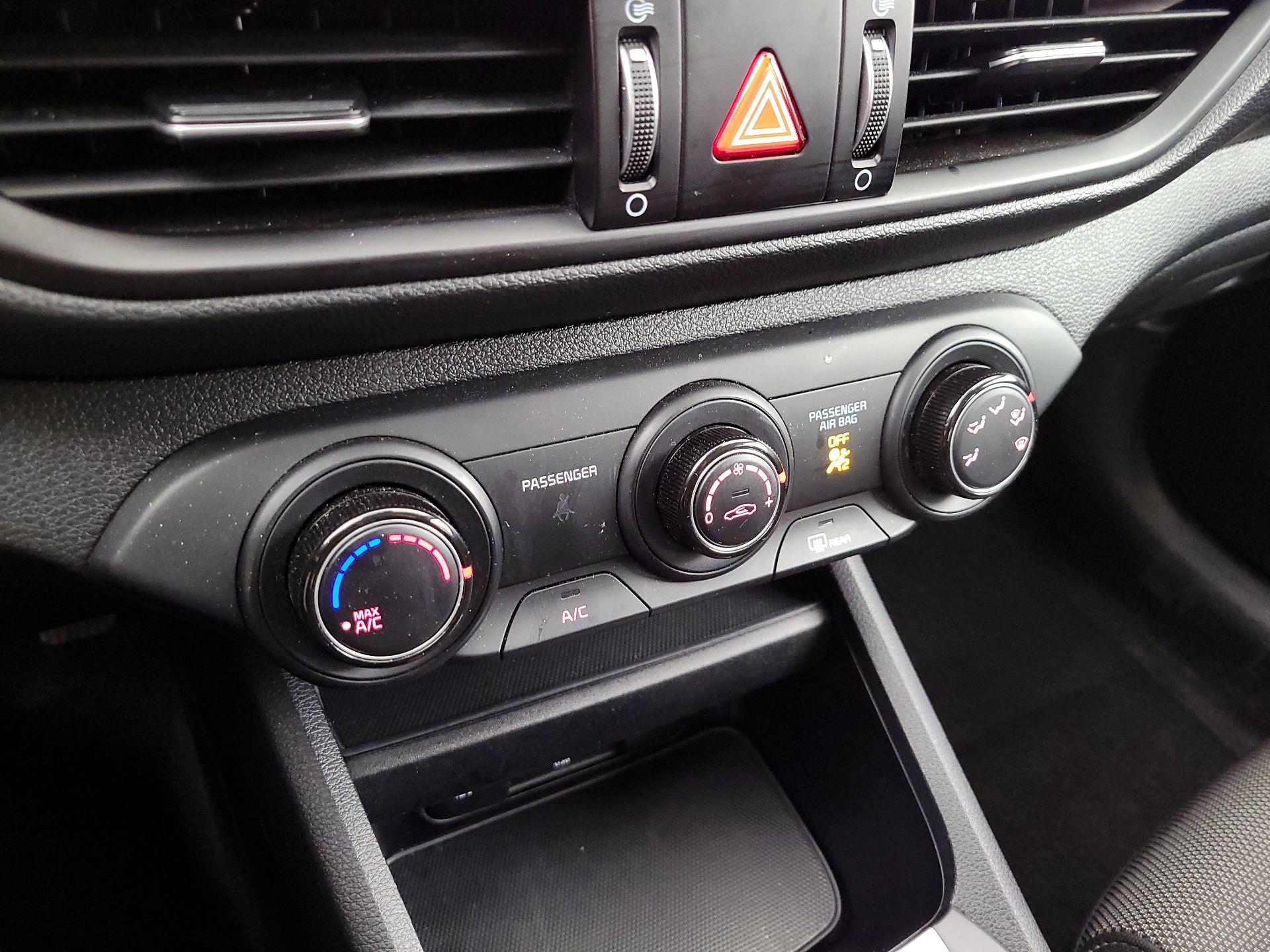 Thumbnail: 2024 Kia Forte - 16