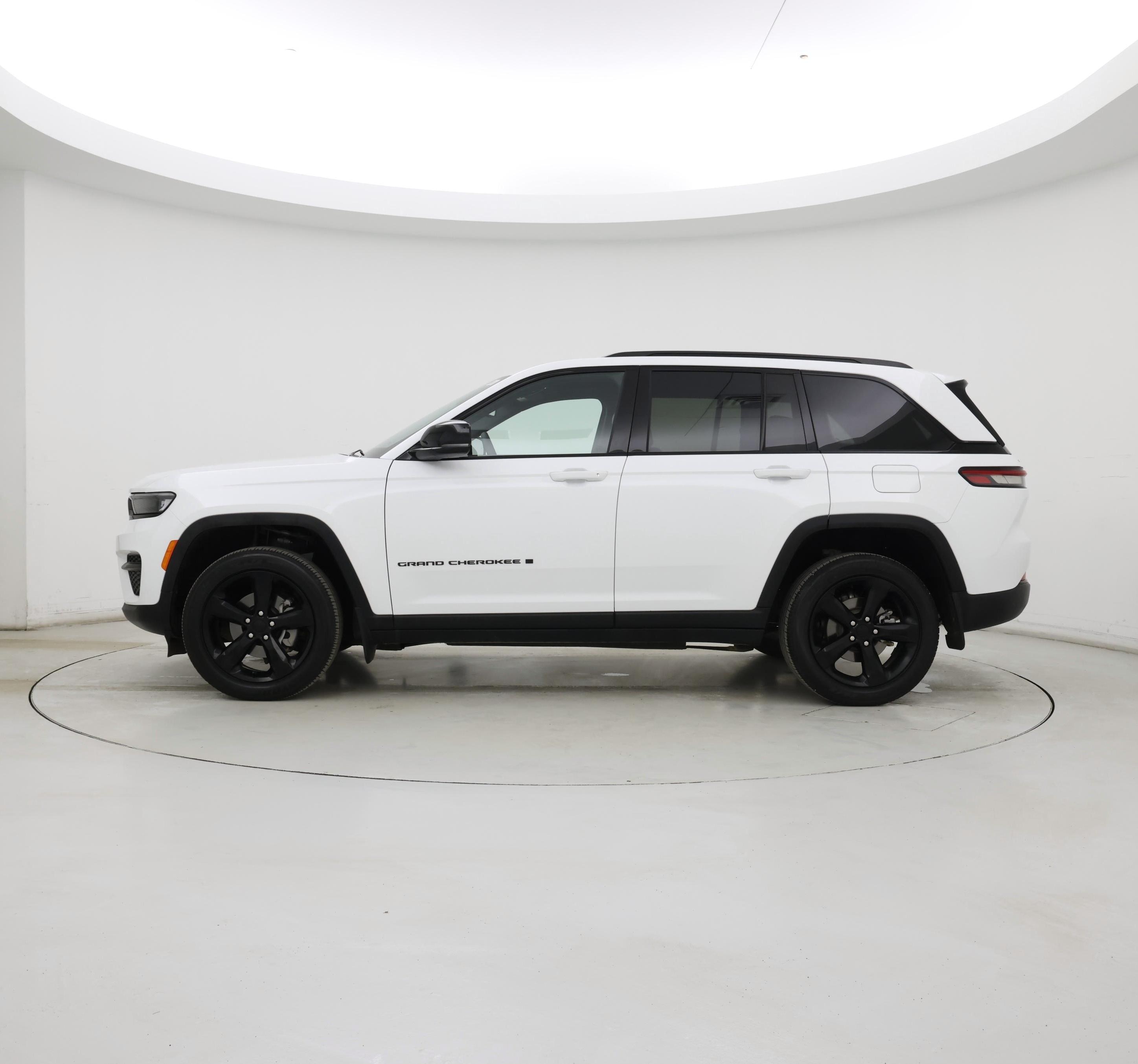 Thumbnail: 2023 Jeep Grand Cherokee - 3