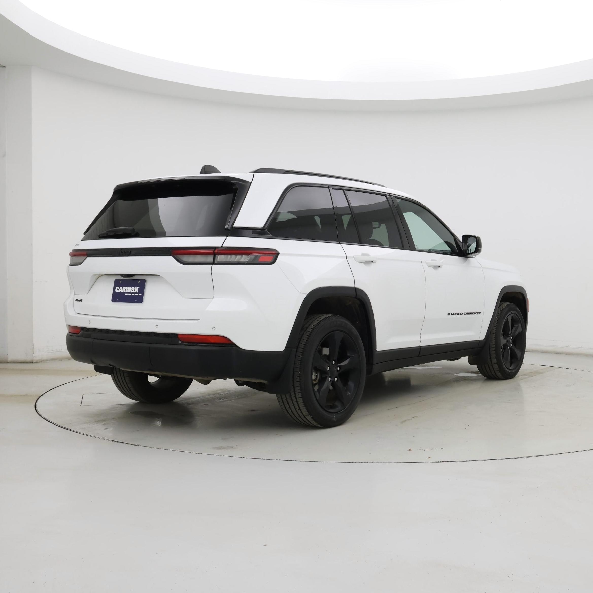 Thumbnail: 2023 Jeep Grand Cherokee - 8