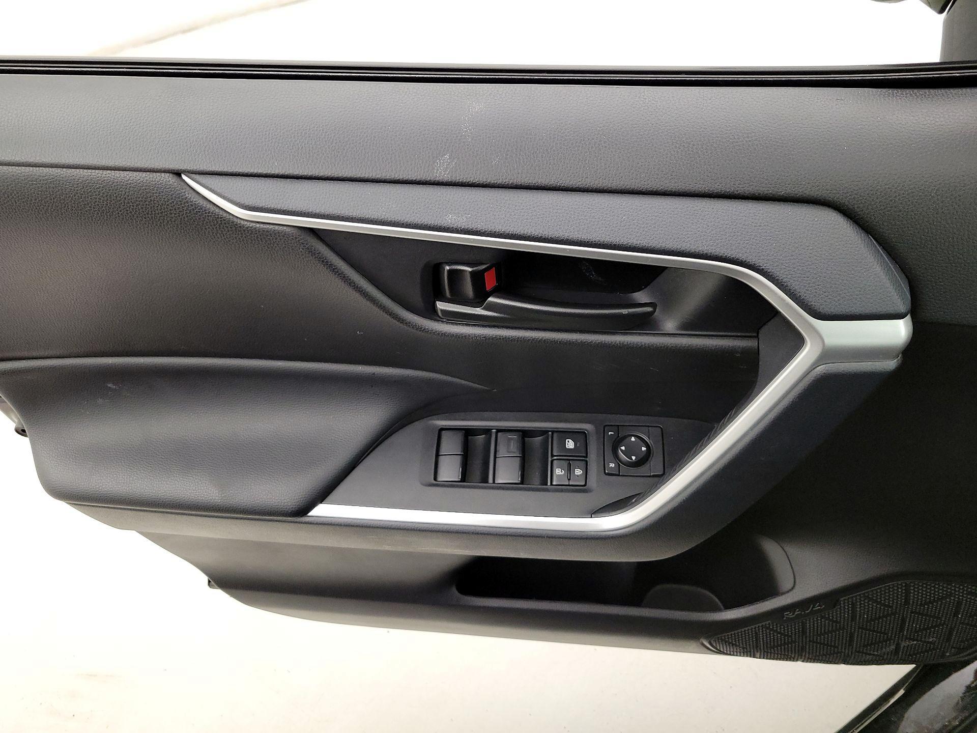 Thumbnail: 2025 Toyota RAV4 - 12