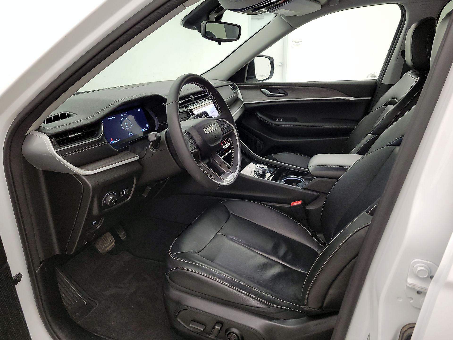 Thumbnail: 2023 Jeep Grand Cherokee - 11