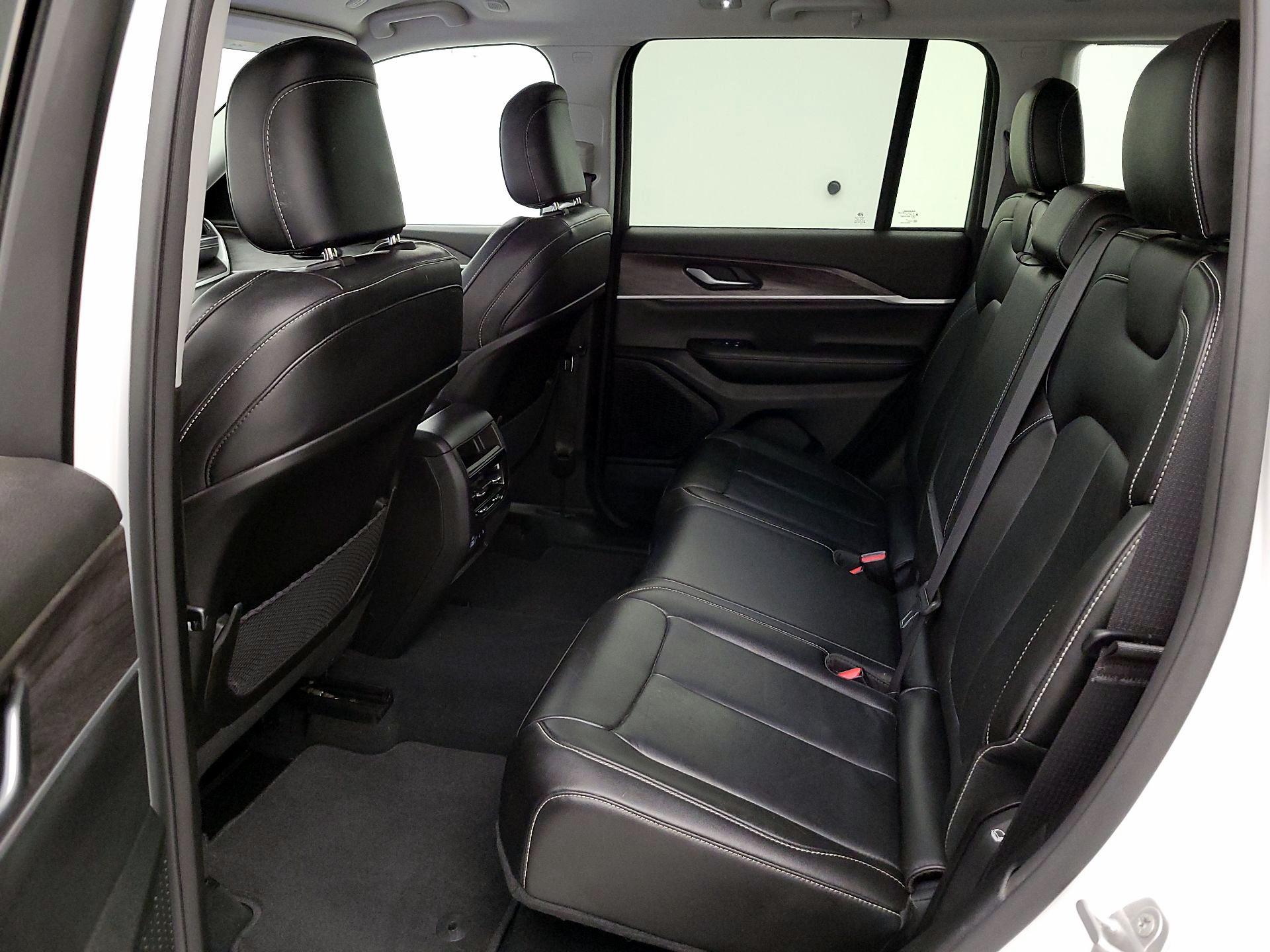 Thumbnail: 2023 Jeep Grand Cherokee - 20