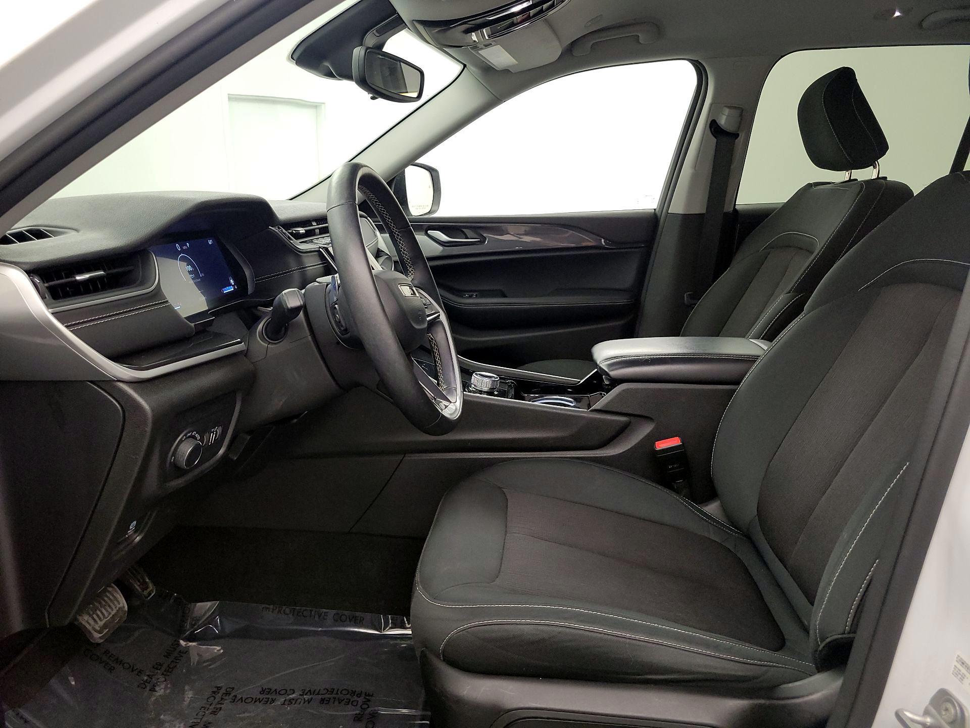 Thumbnail: 2022 Jeep Grand Cherokee - 11