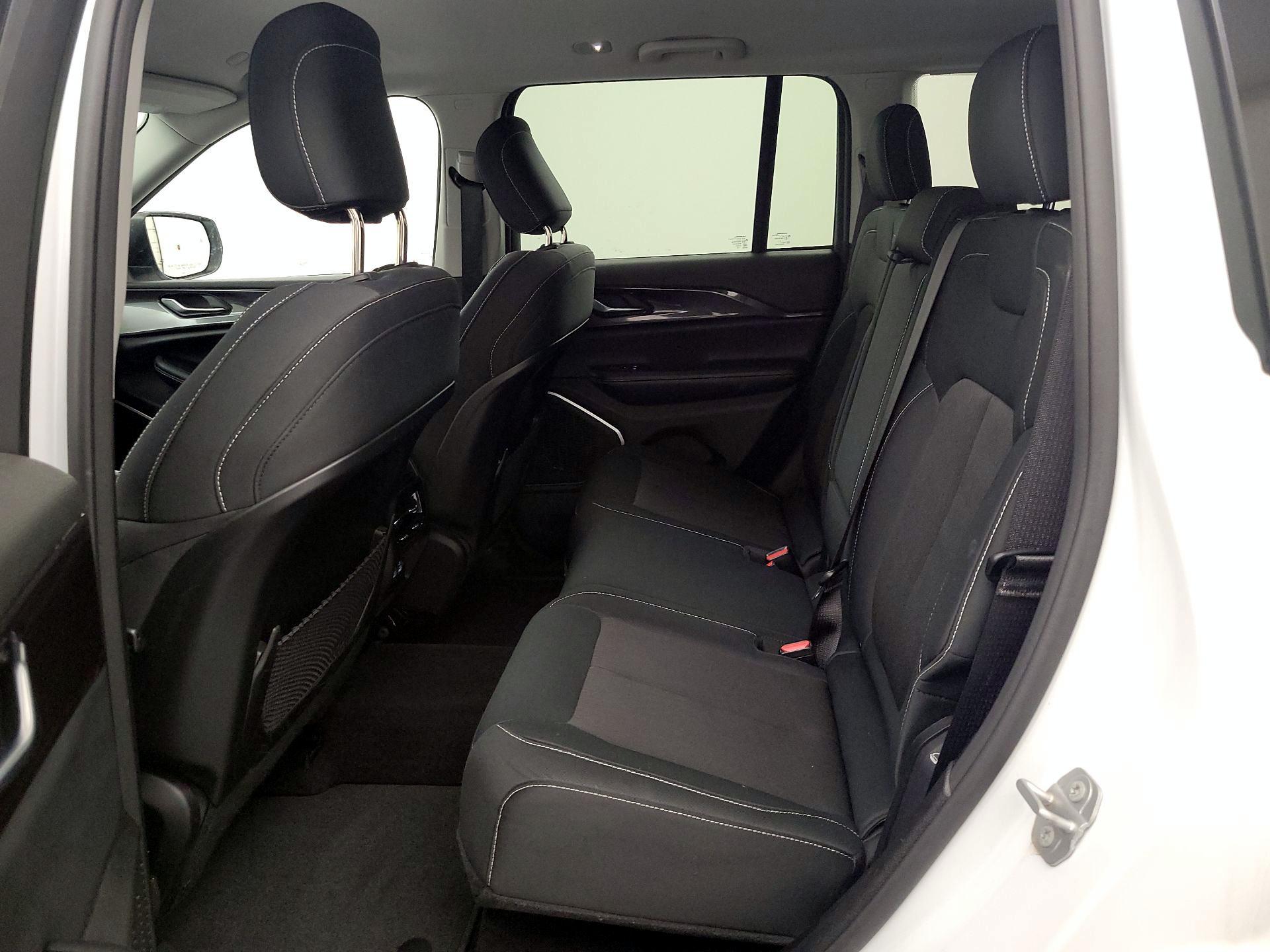 Thumbnail: 2022 Jeep Grand Cherokee - 19