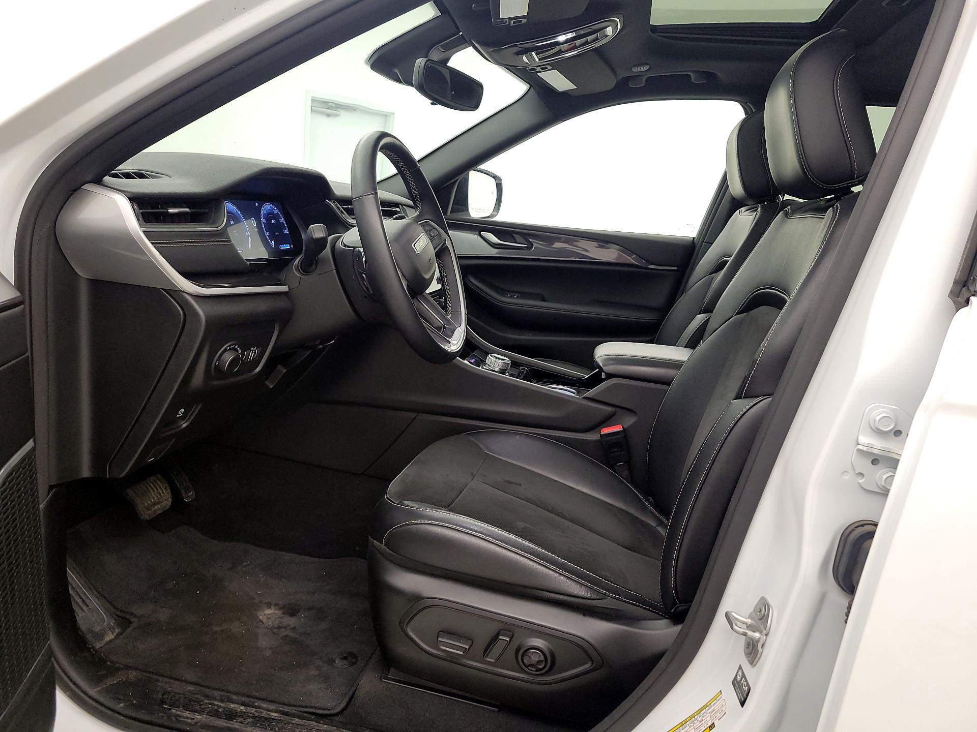 Thumbnail: 2022 Jeep Grand Cherokee - 11