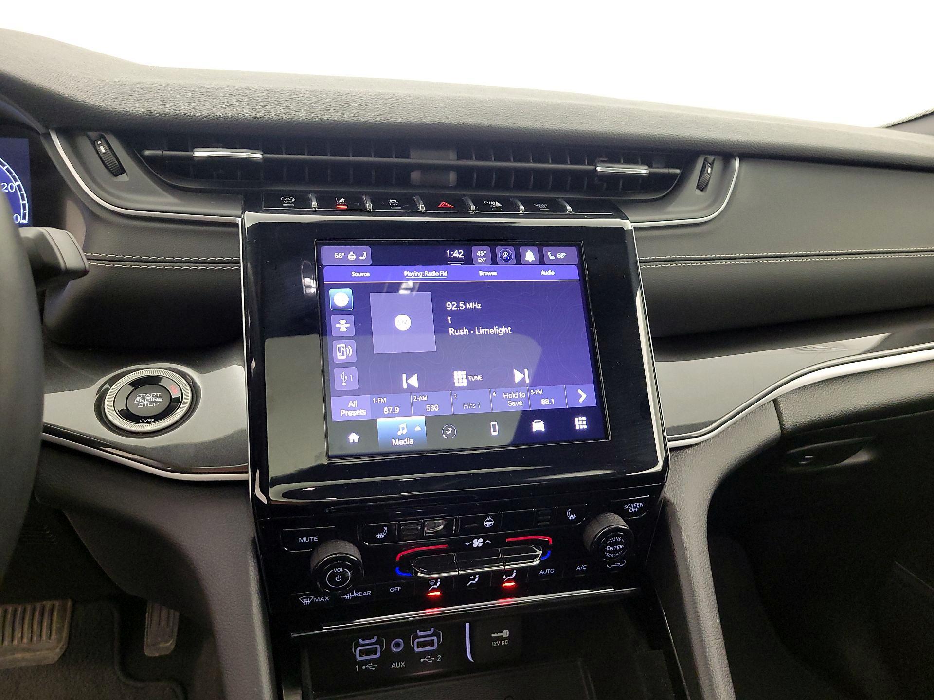 Thumbnail: 2022 Jeep Grand Cherokee - 15