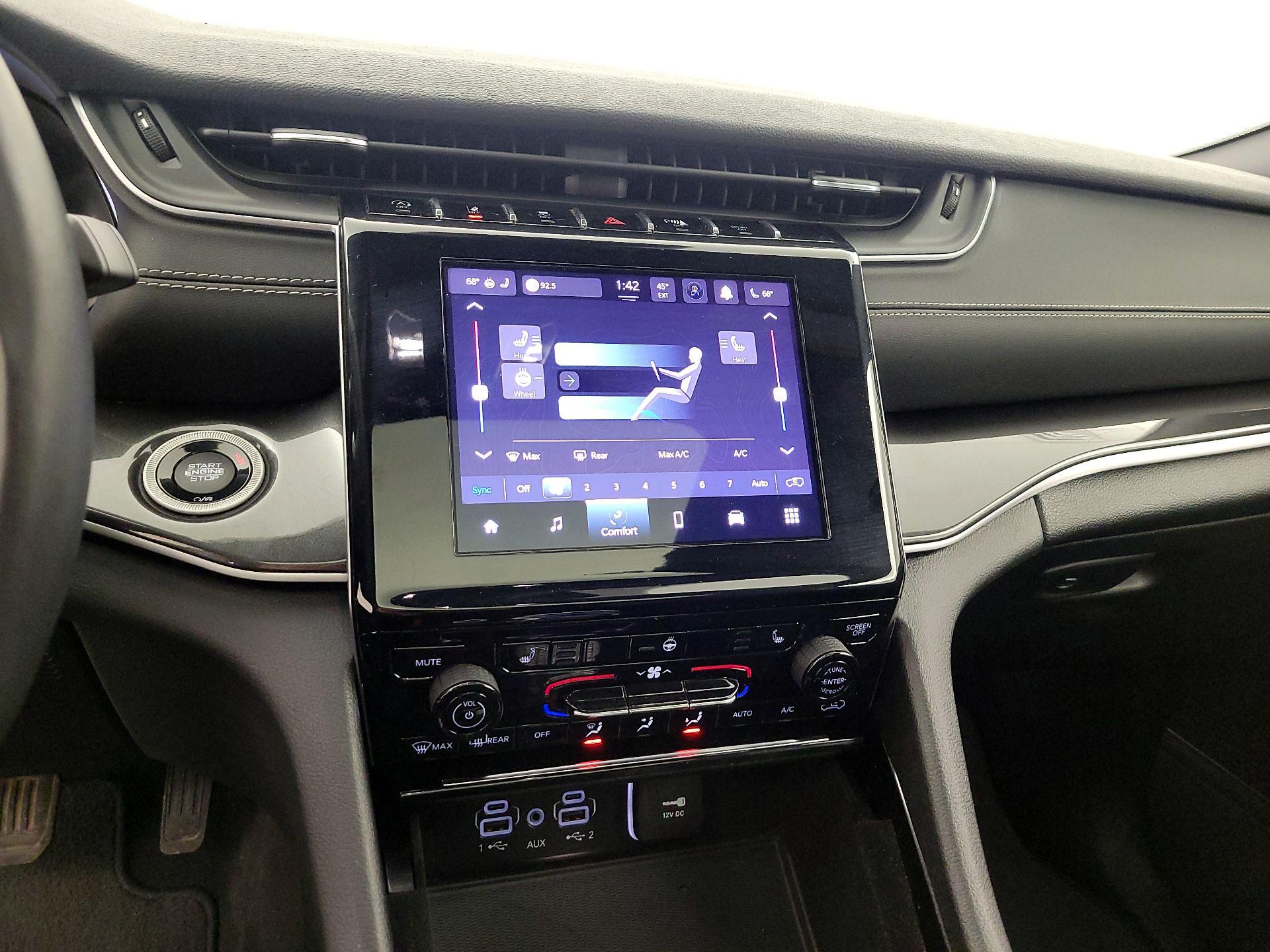 Thumbnail: 2022 Jeep Grand Cherokee - 16