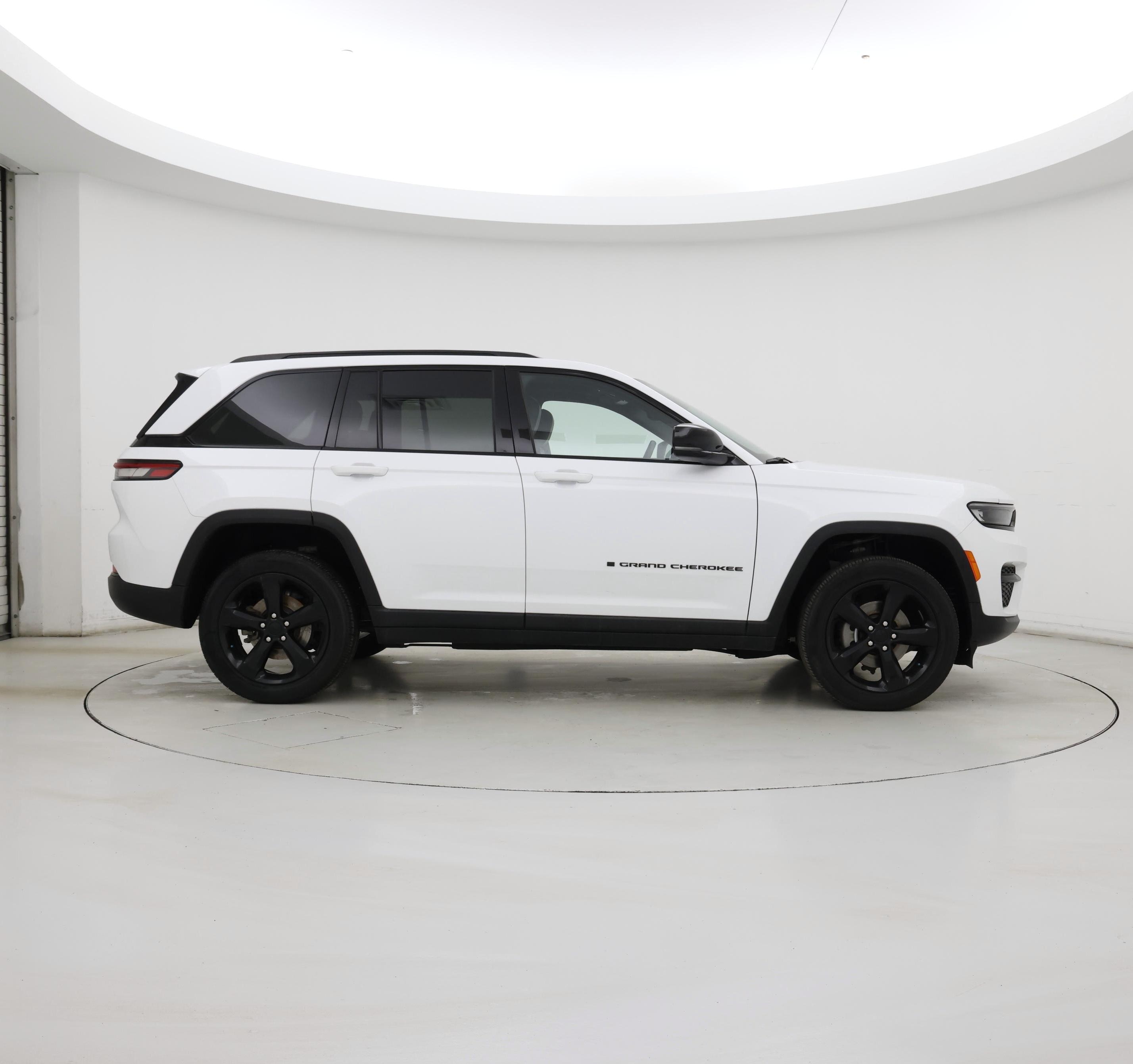 Thumbnail: 2022 Jeep Grand Cherokee - 7