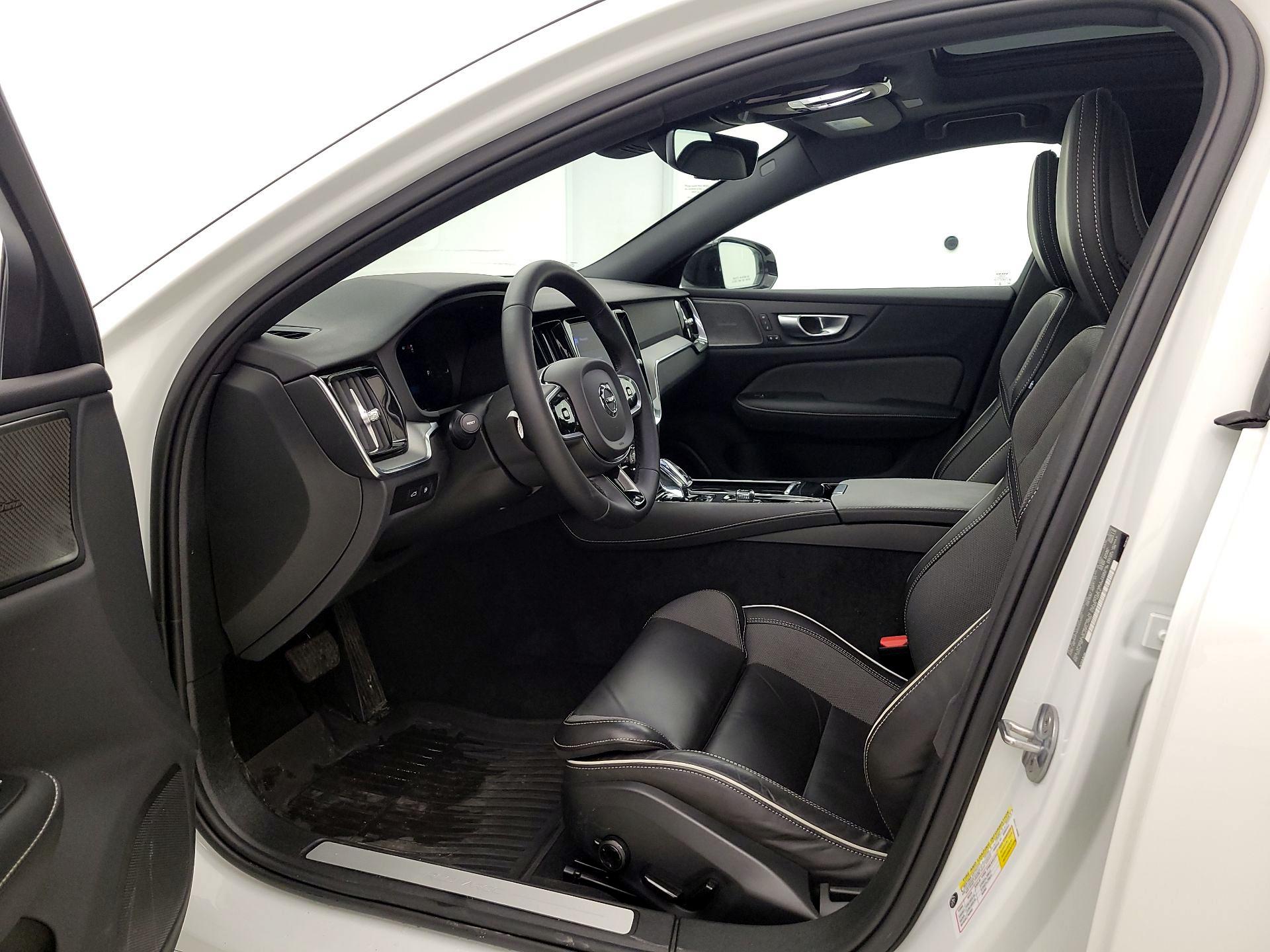 Thumbnail: 2024 Volvo S60 - 11