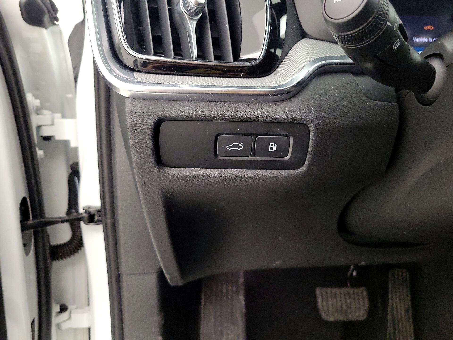 Thumbnail: 2024 Volvo S60 - 13