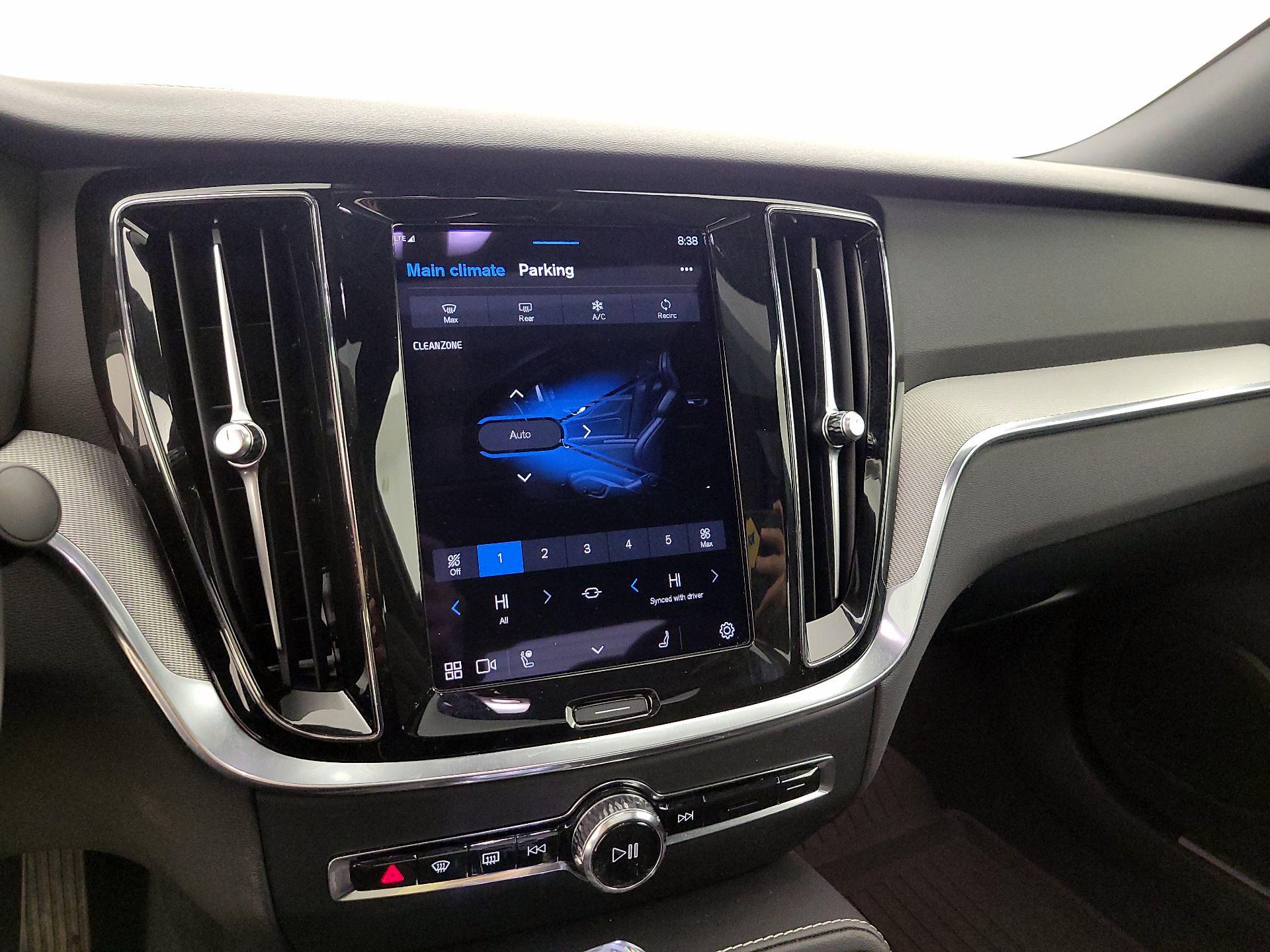 Thumbnail: 2024 Volvo S60 - 16