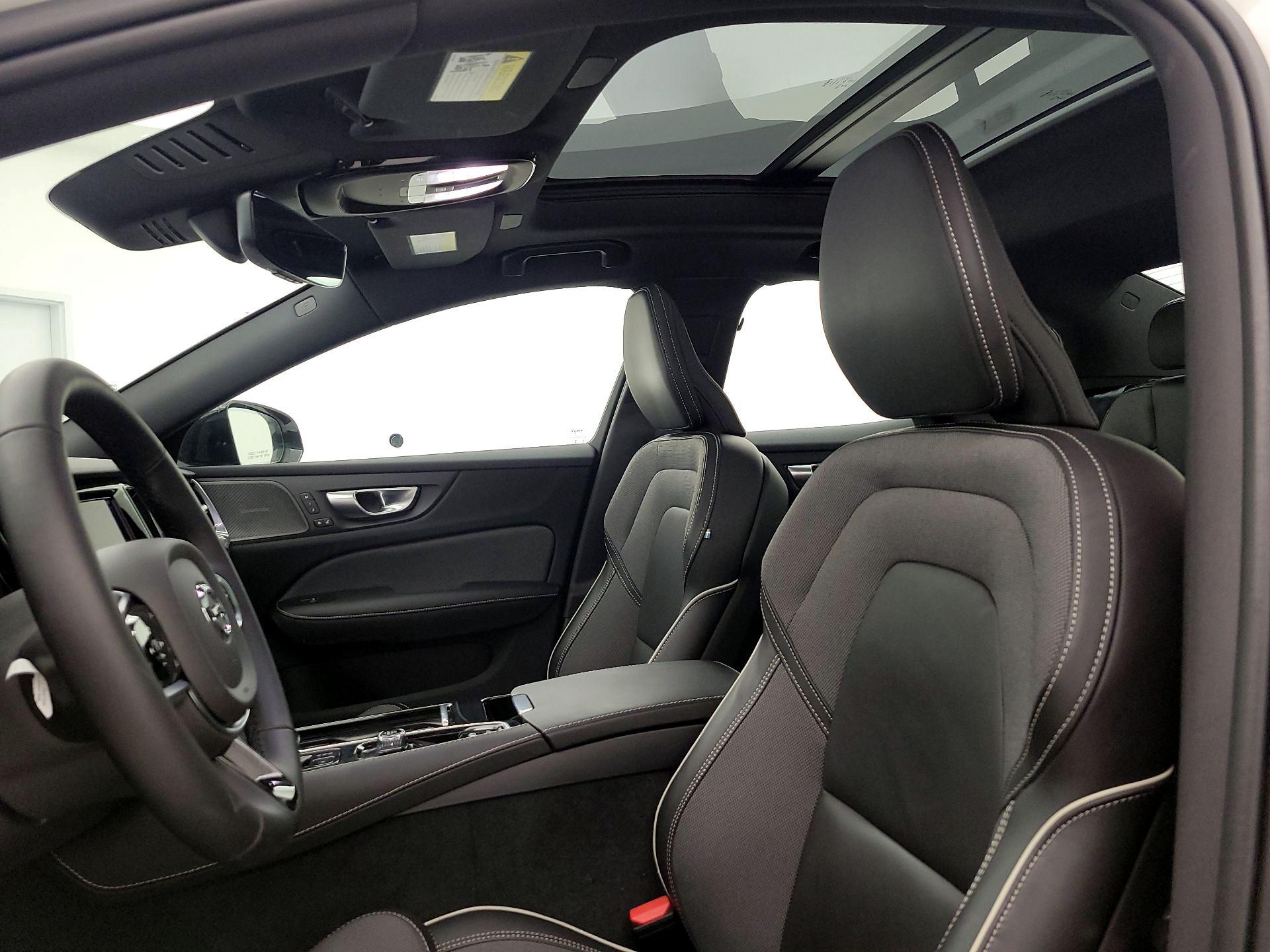 Thumbnail: 2024 Volvo S60 - 19