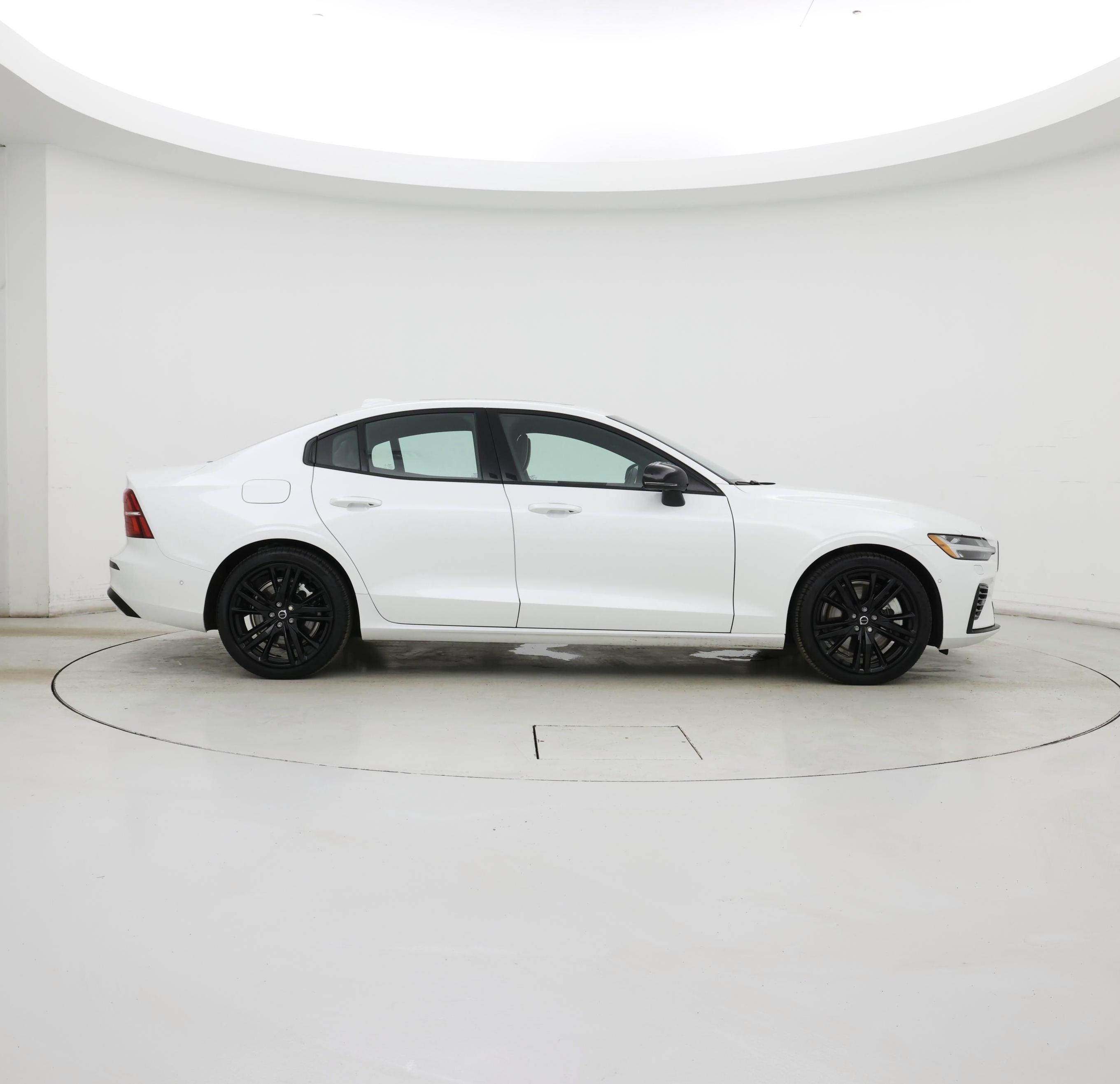 Thumbnail: 2024 Volvo S60 - 7