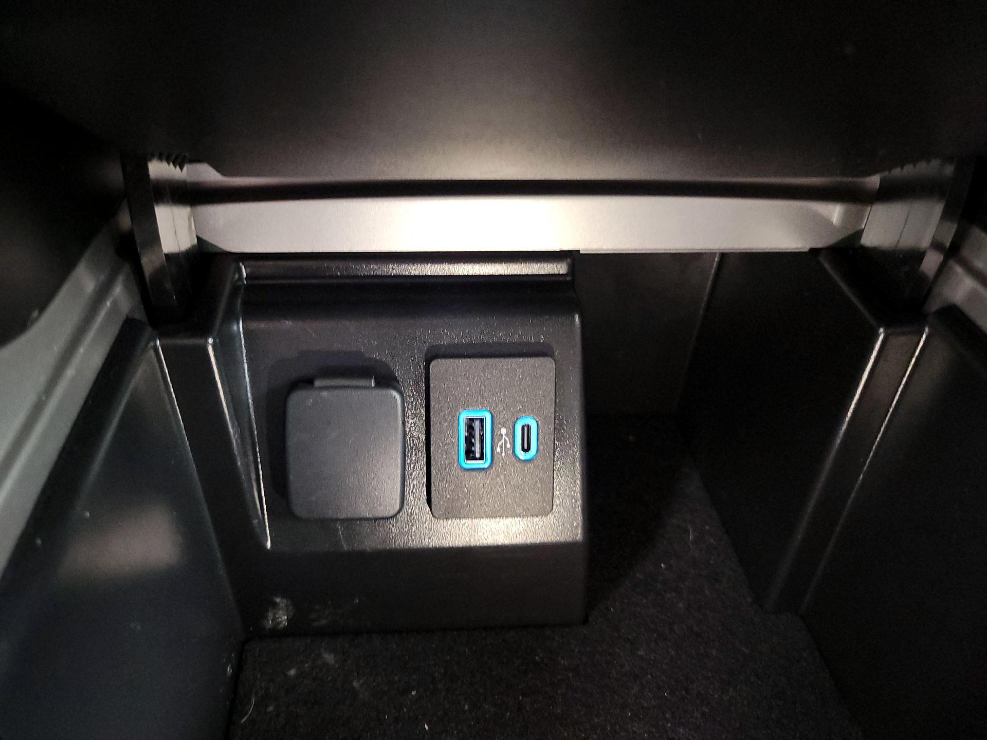 Thumbnail: 2023 Ford Explorer - 19