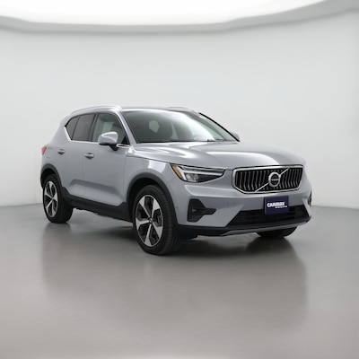 2025 Volvo XC40 B5 Plus Bright Theme