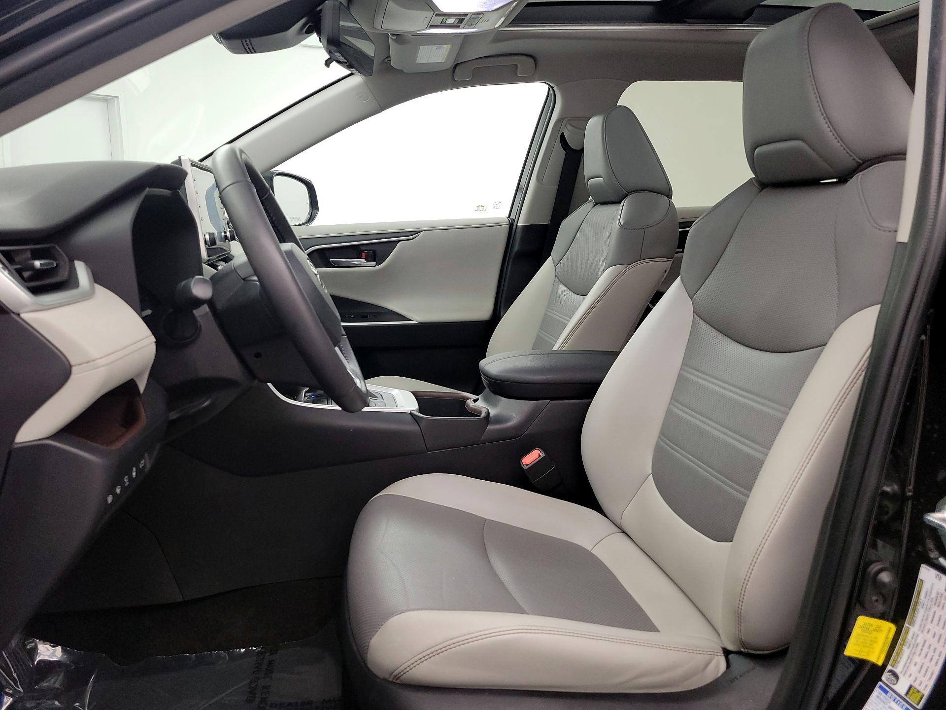 Thumbnail: 2022 Toyota RAV4 - 11