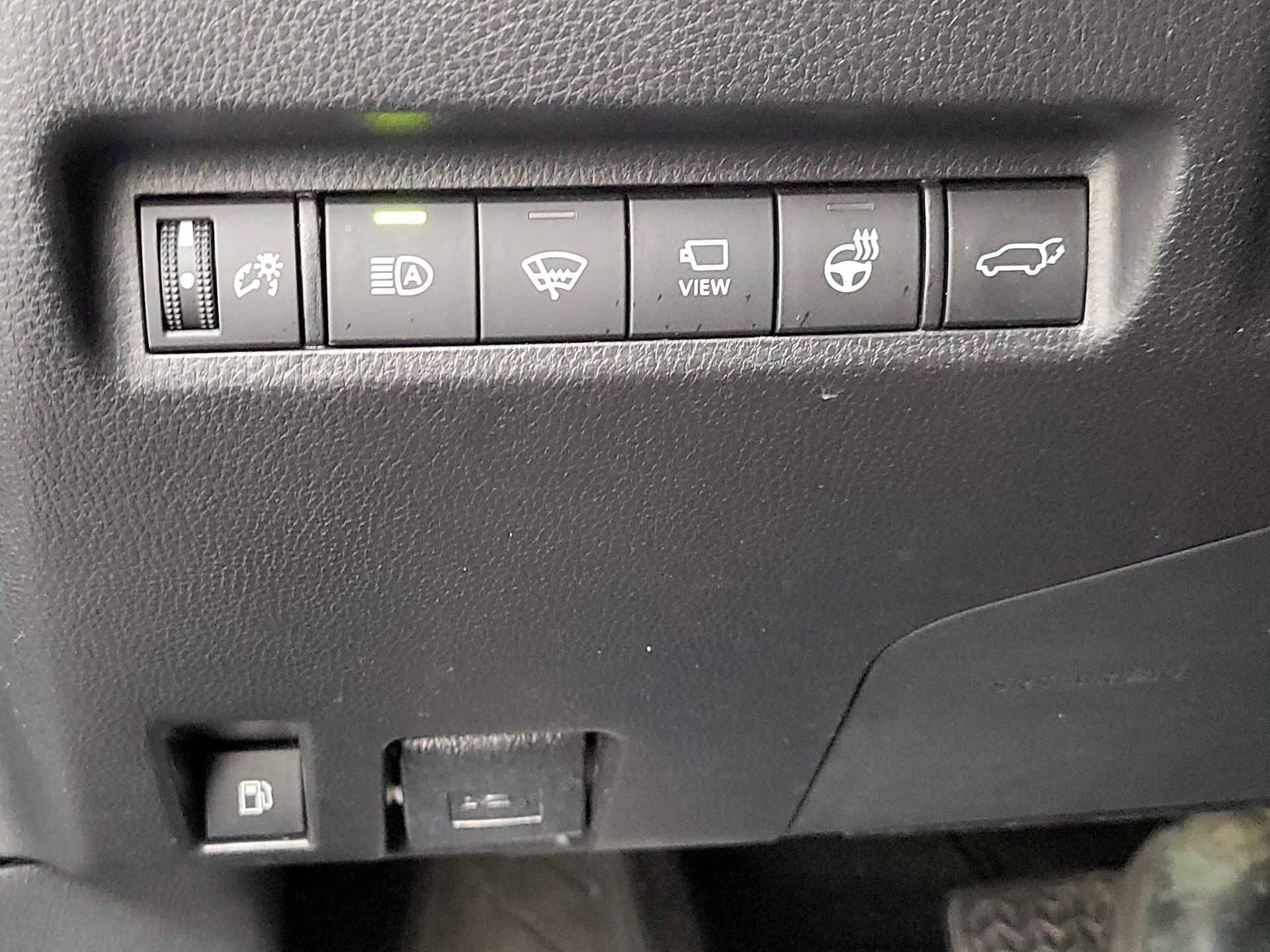 Thumbnail: 2022 Toyota RAV4 - 13