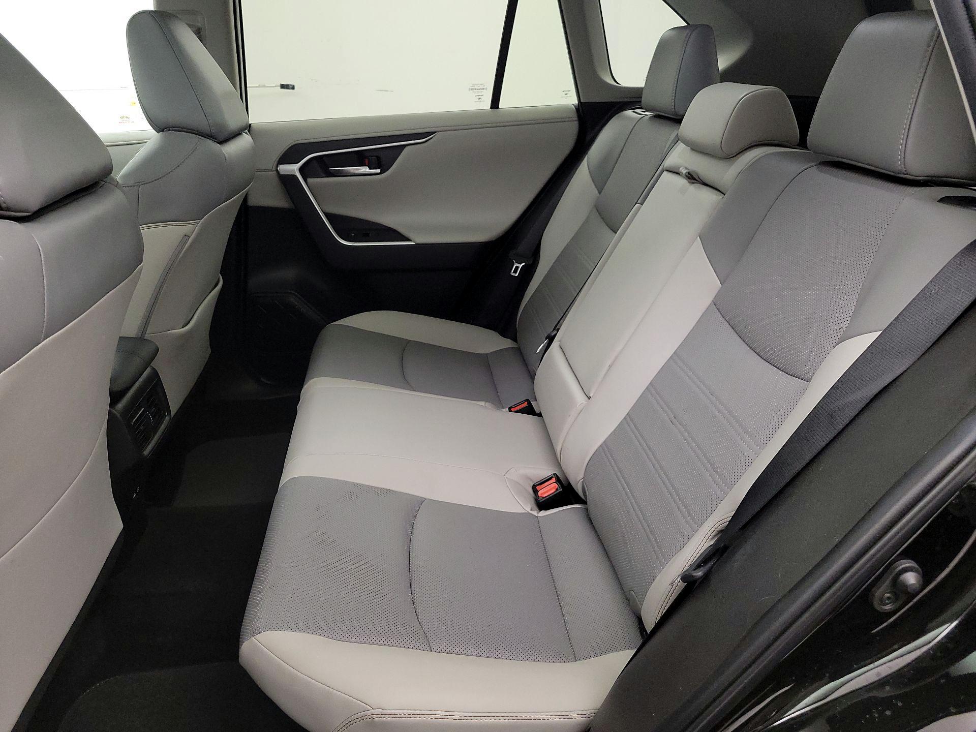 Thumbnail: 2022 Toyota RAV4 - 20