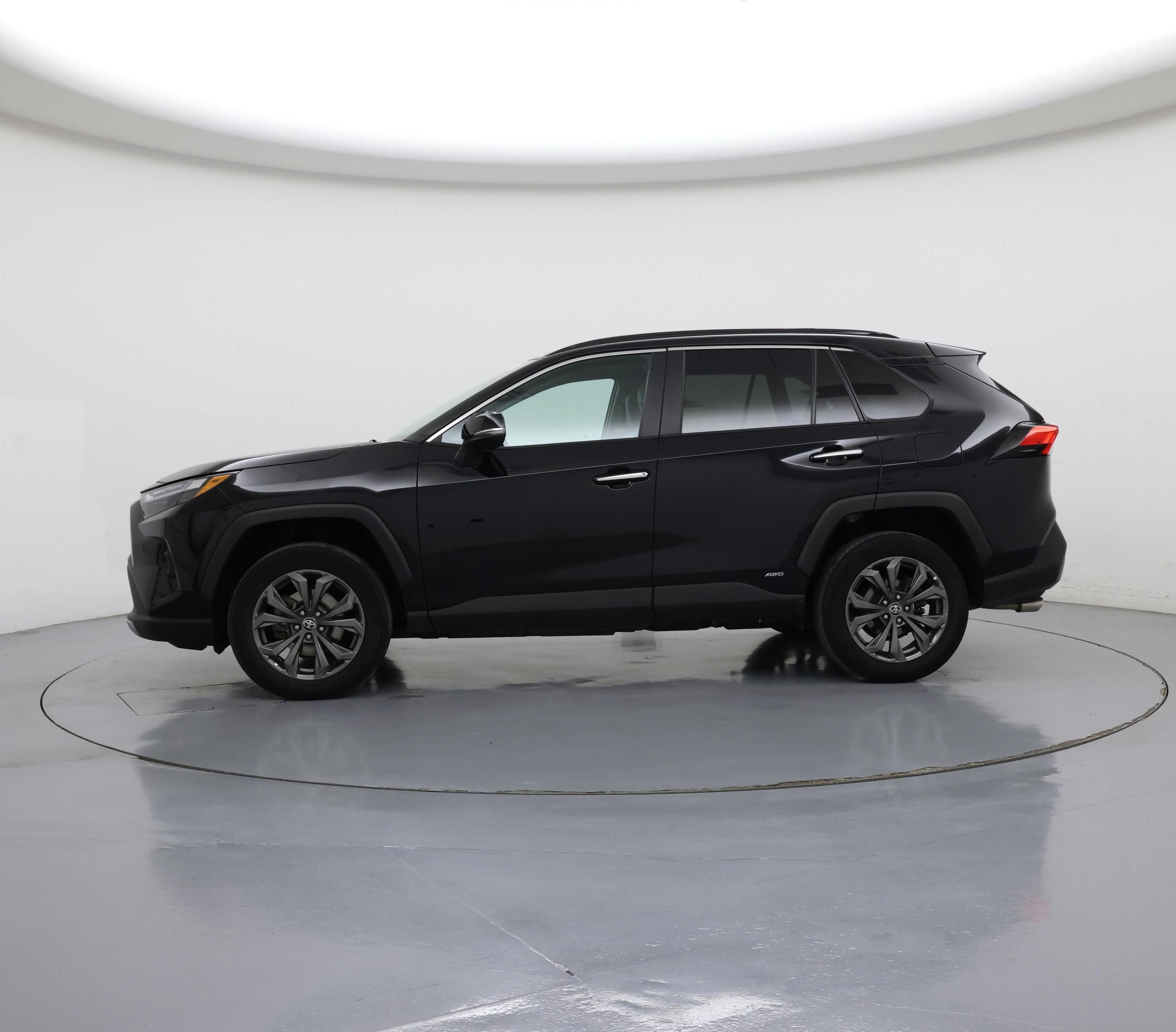 Thumbnail: 2022 Toyota RAV4 - 3