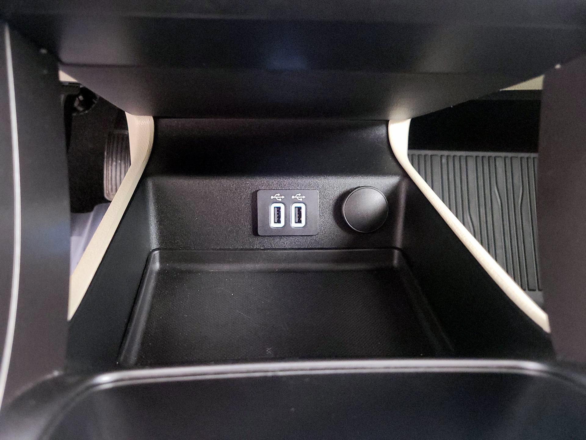 Thumbnail: 2020 Ford Fusion - 18