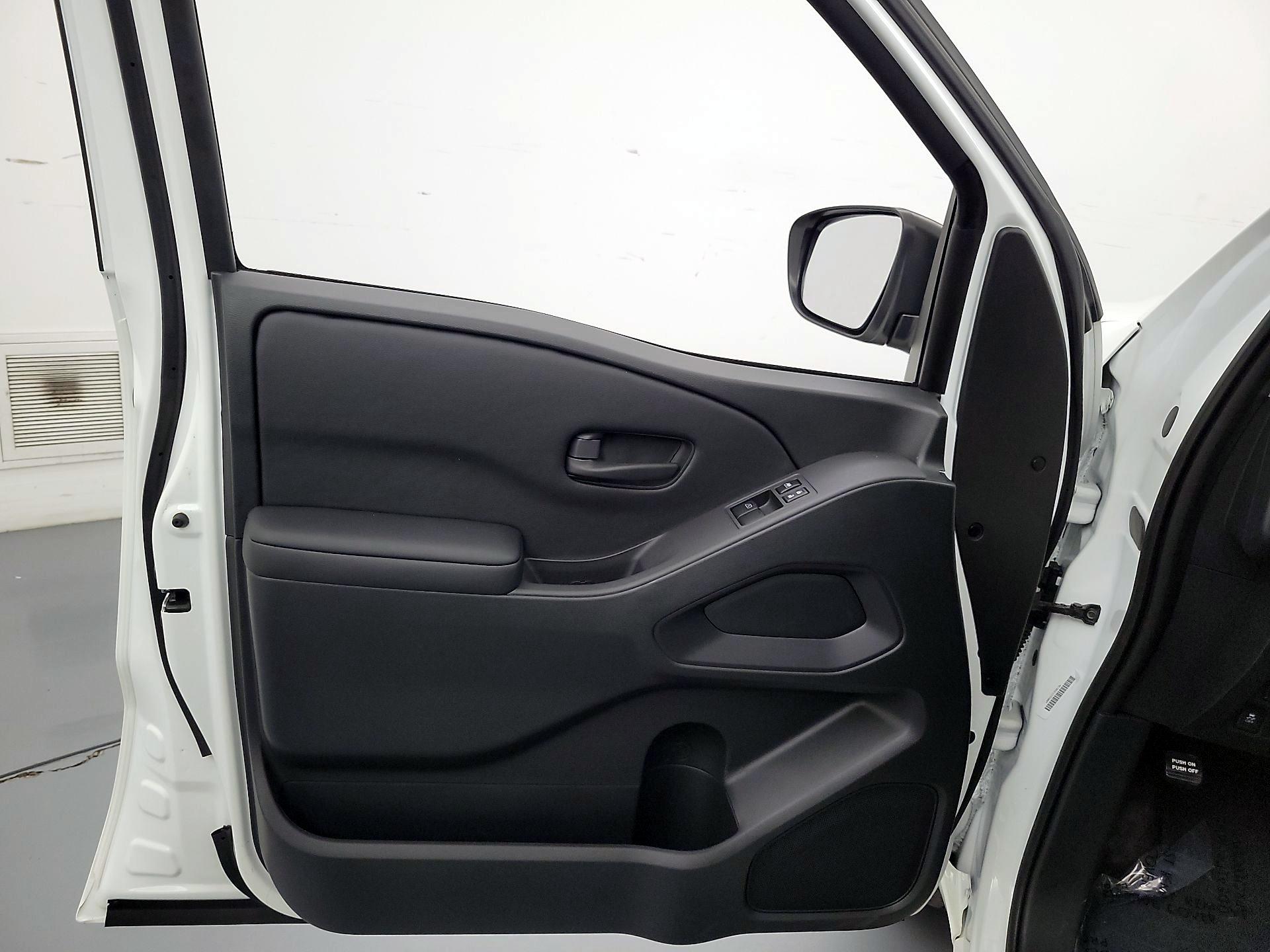 Thumbnail: 2022 Nissan Frontier - 12