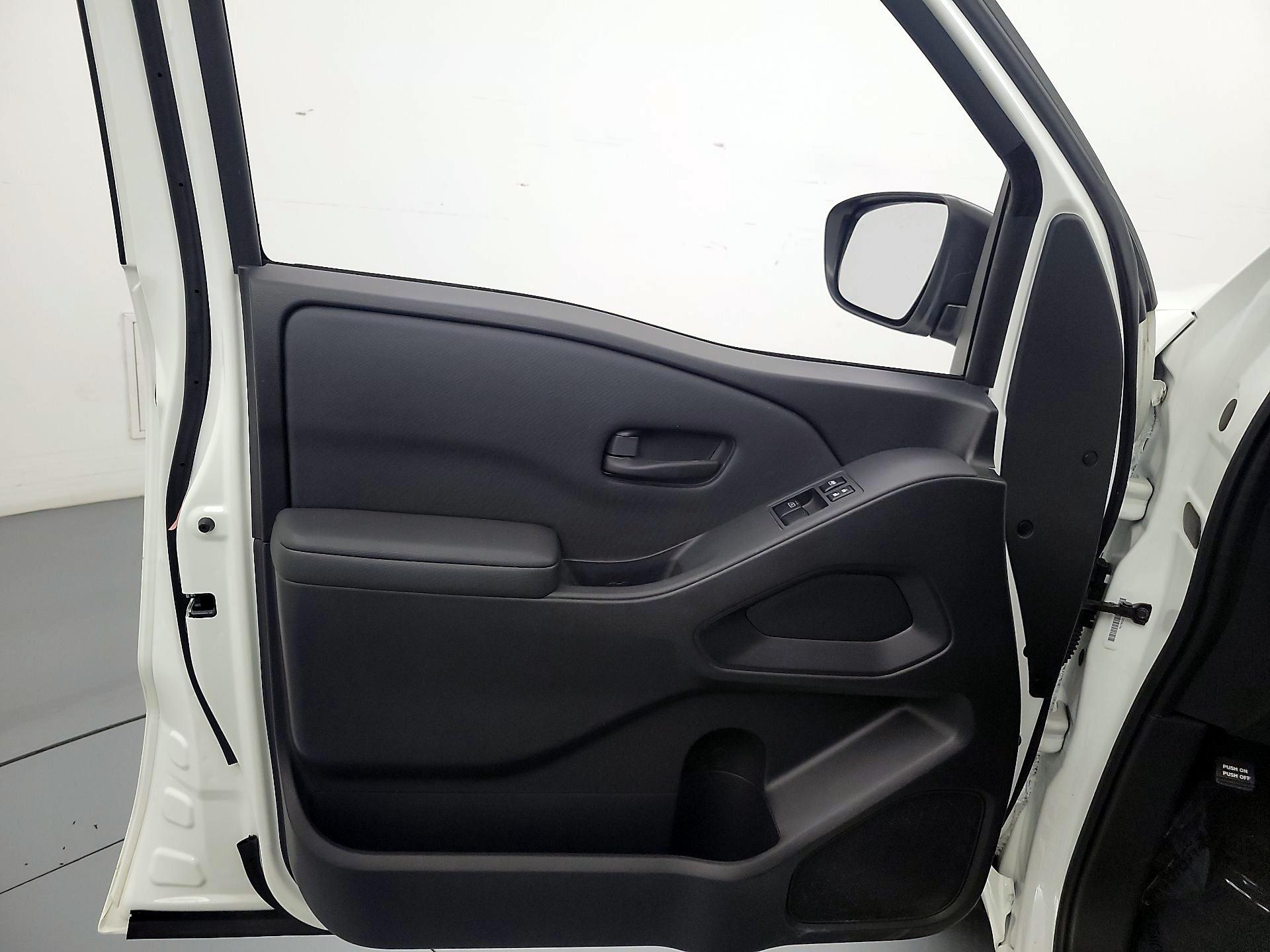 Thumbnail: 2022 Nissan Frontier - 12