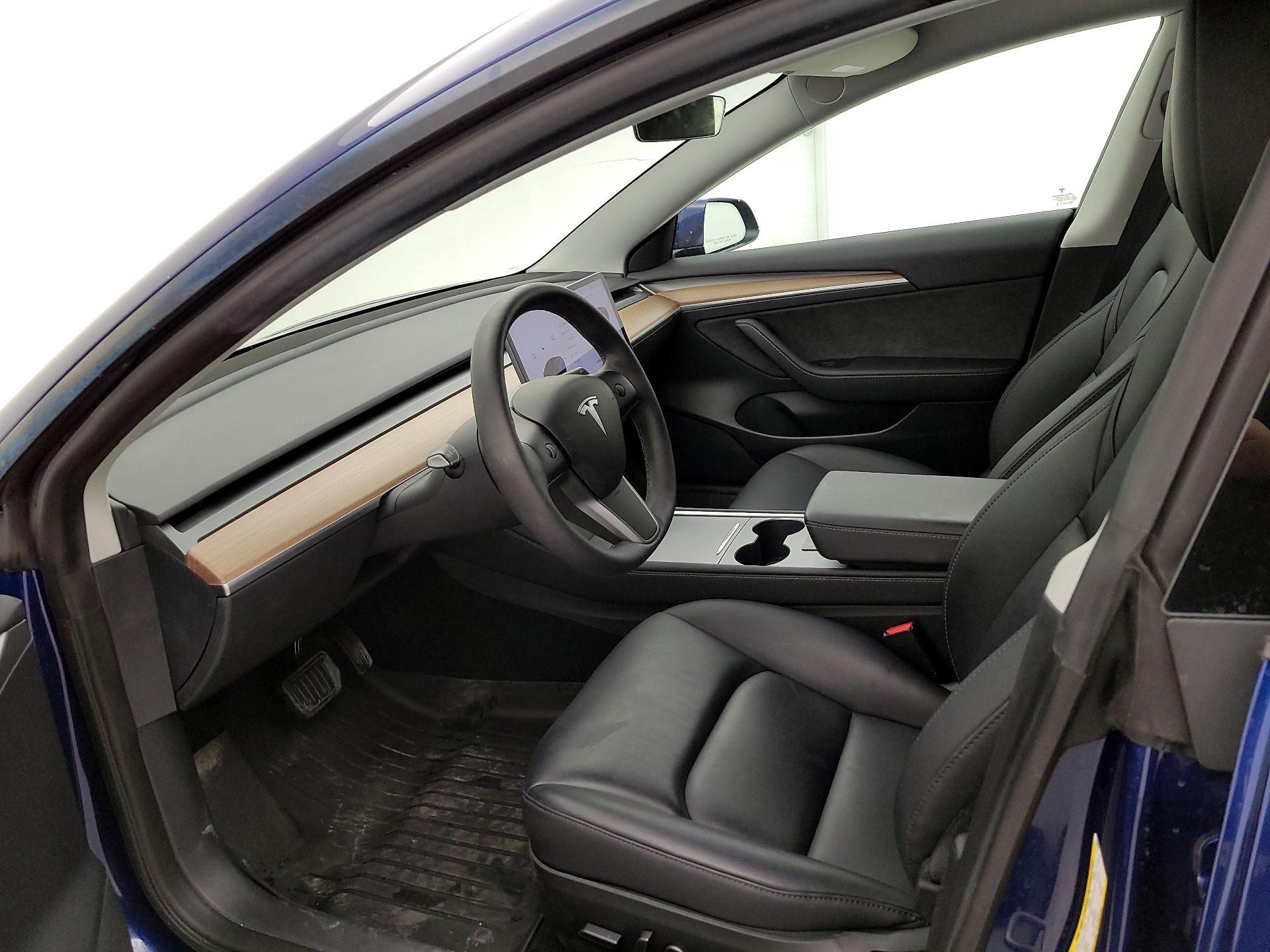 Thumbnail: 2023 Tesla Model 3 - 11