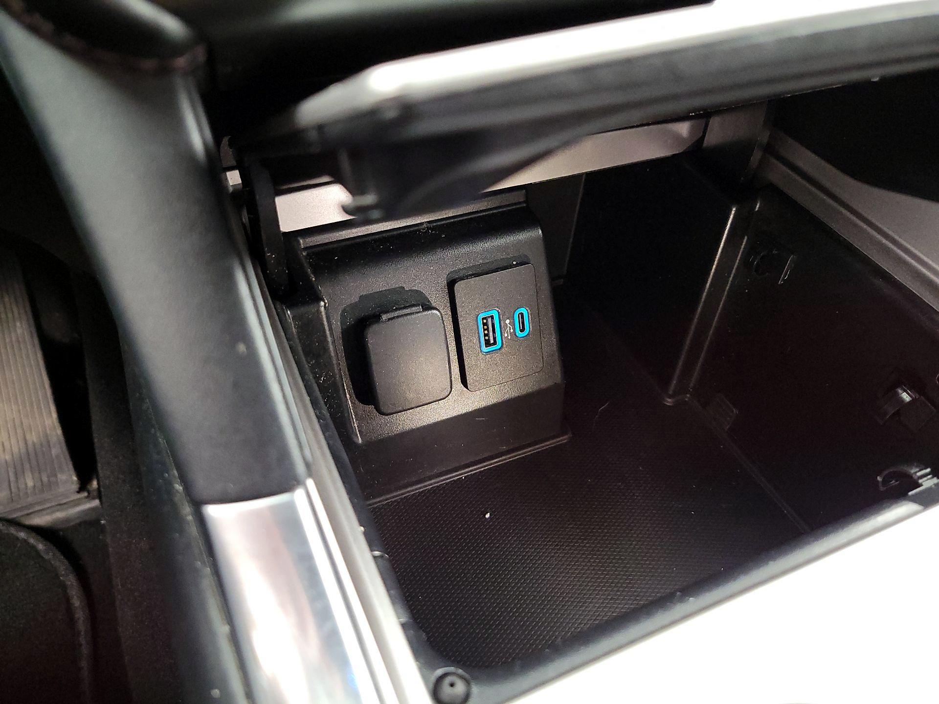 Thumbnail: 2020 Ford Explorer - 19