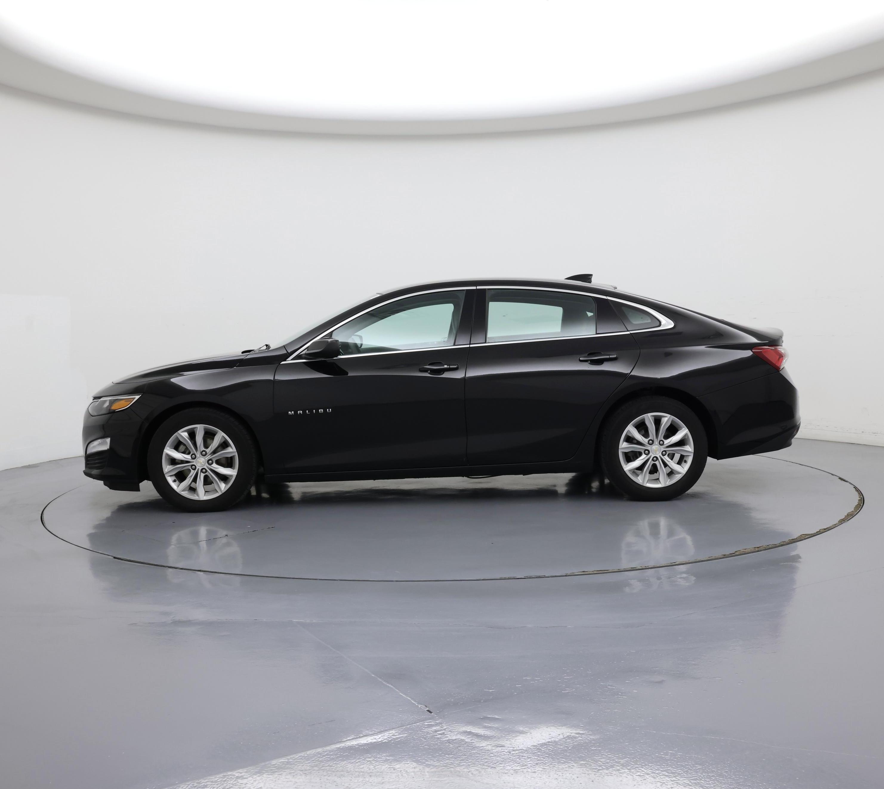 Thumbnail: 2020 Chevrolet Malibu - 3