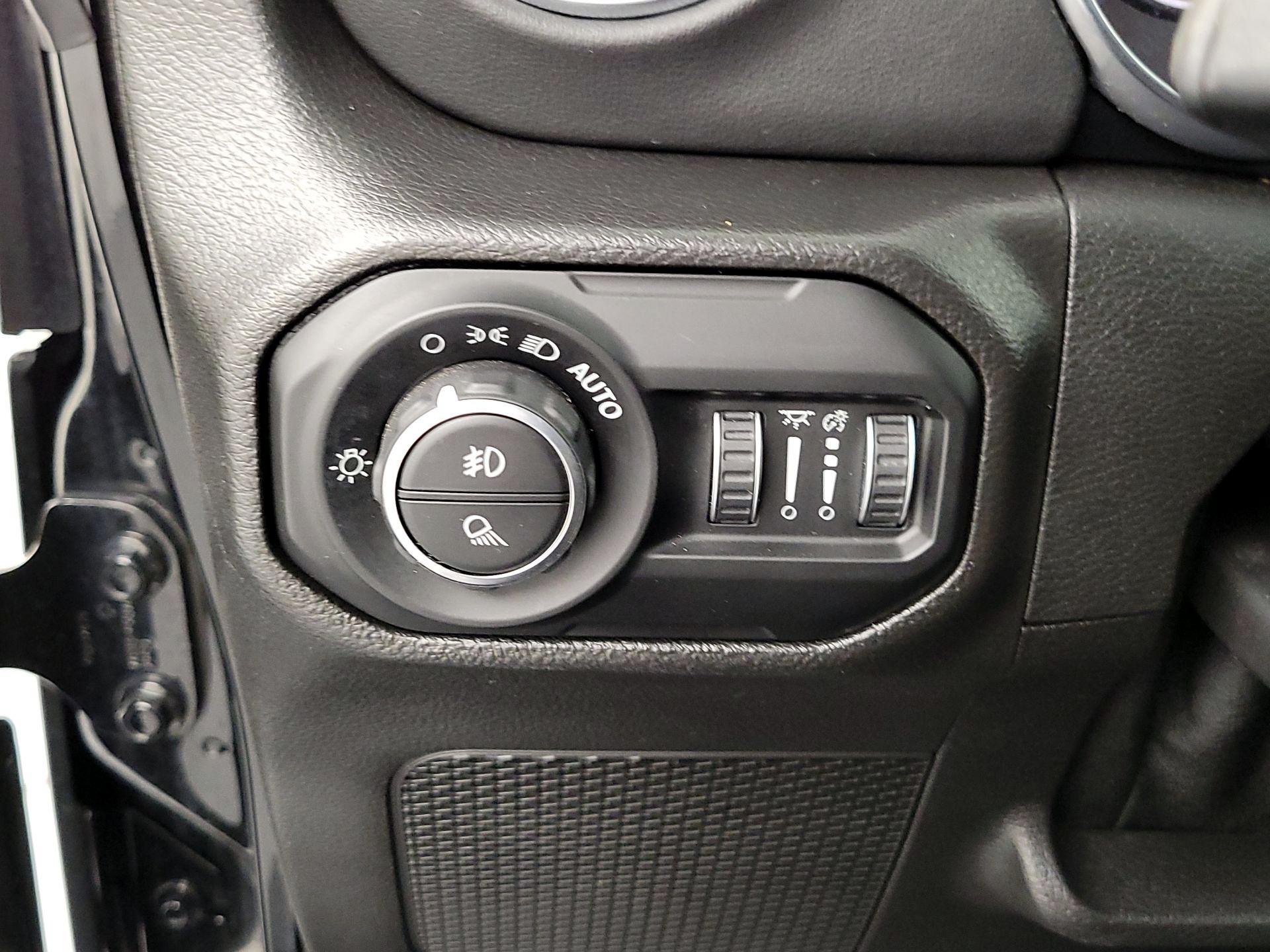 Thumbnail: 2022 Jeep Gladiator - 13