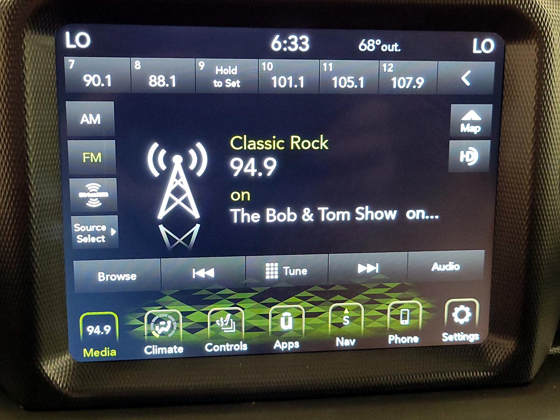 Thumbnail: 2022 Jeep Gladiator - 16