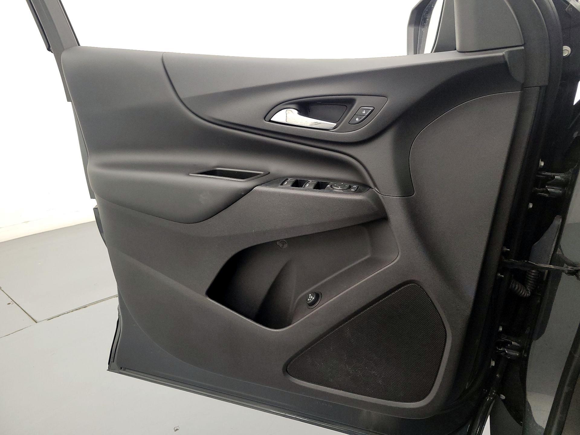 Thumbnail: 2020 Chevrolet Equinox - 12