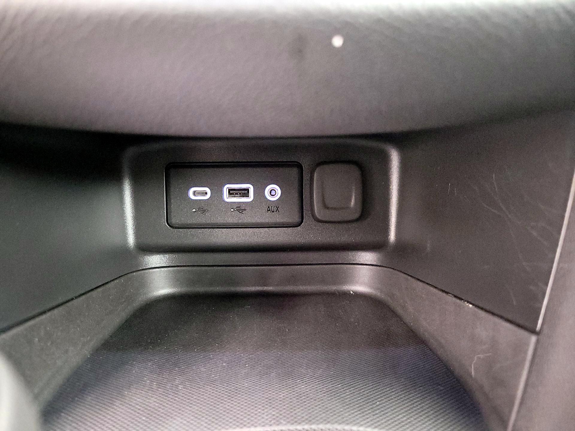 Thumbnail: 2020 Chevrolet Equinox - 18