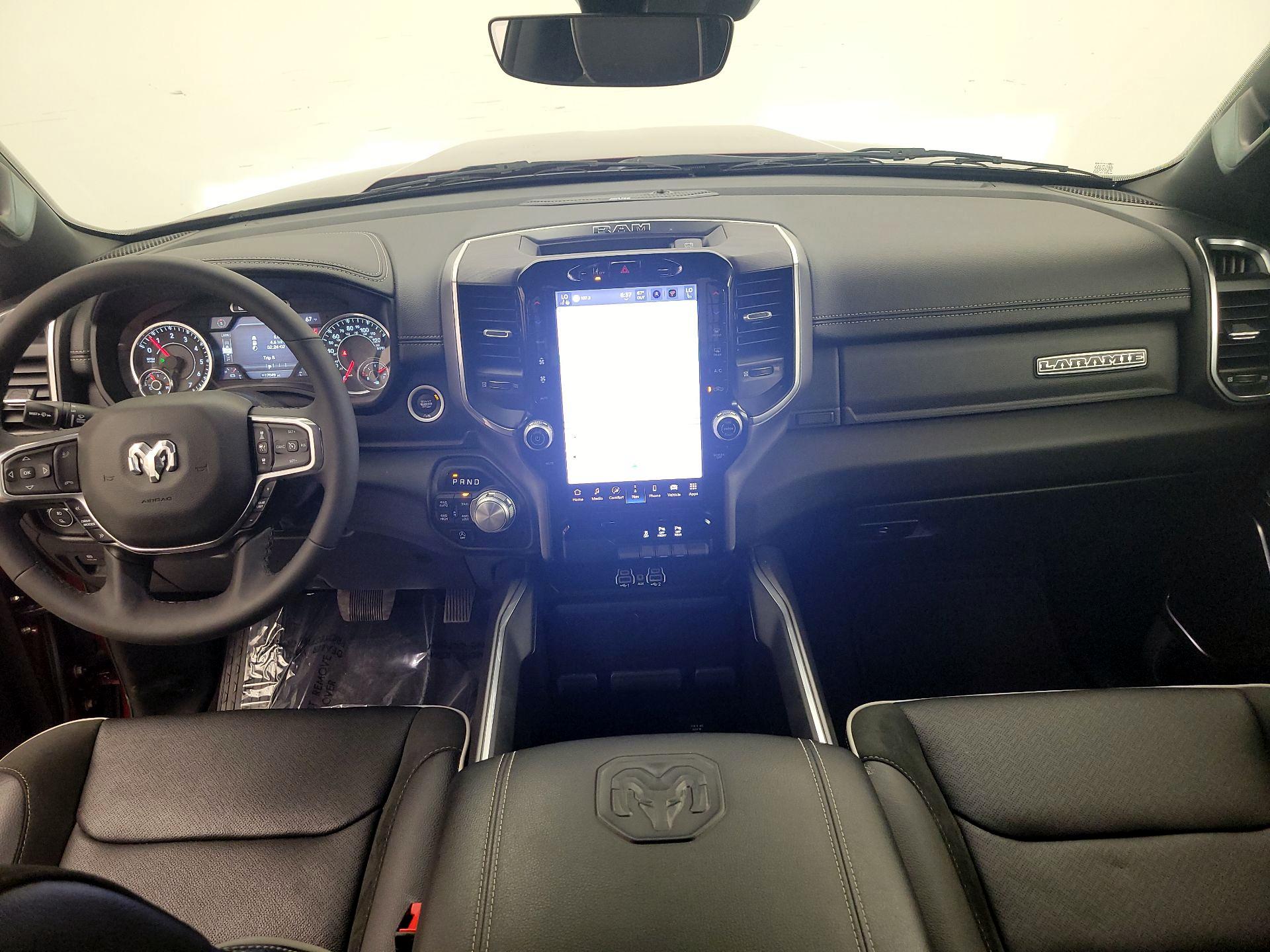 Thumbnail: 2025 RAM 1500 - 9