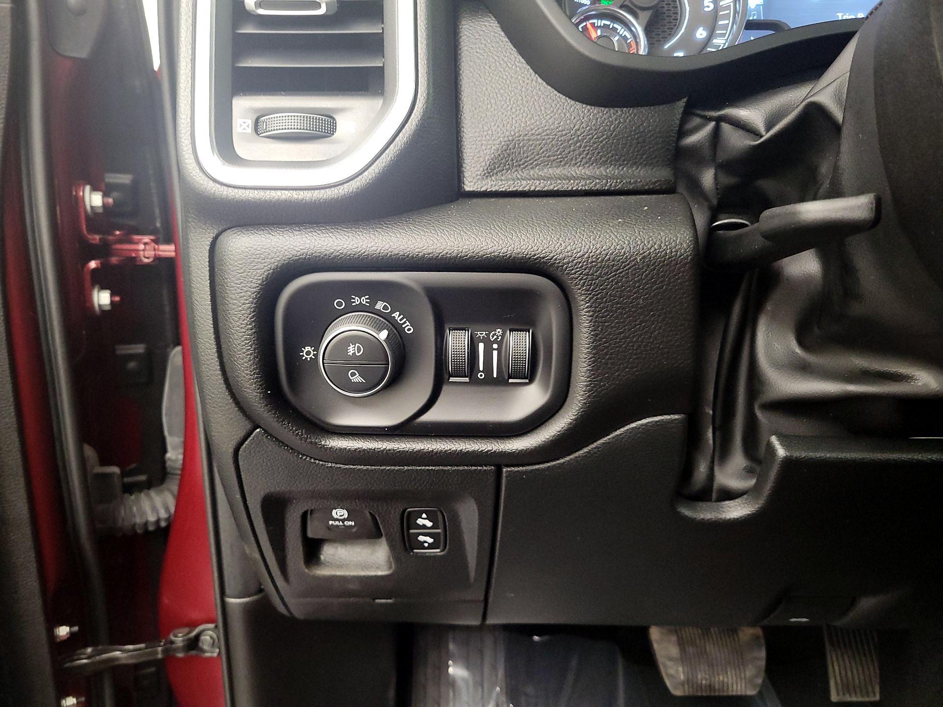 Thumbnail: 2025 RAM 1500 - 13