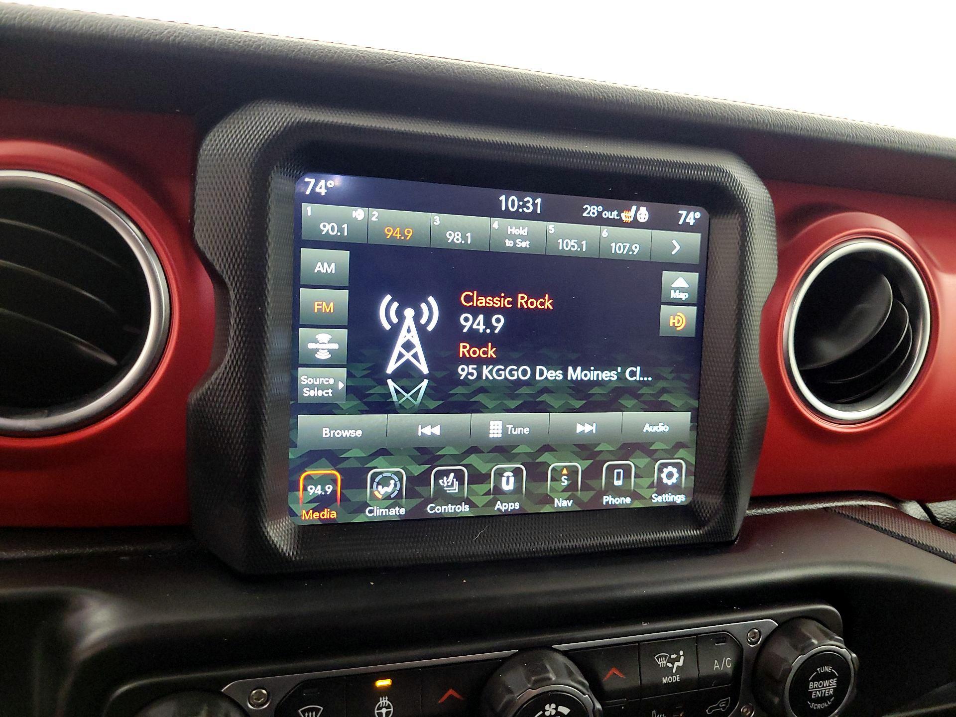 Thumbnail: 2022 Jeep Wrangler - 16