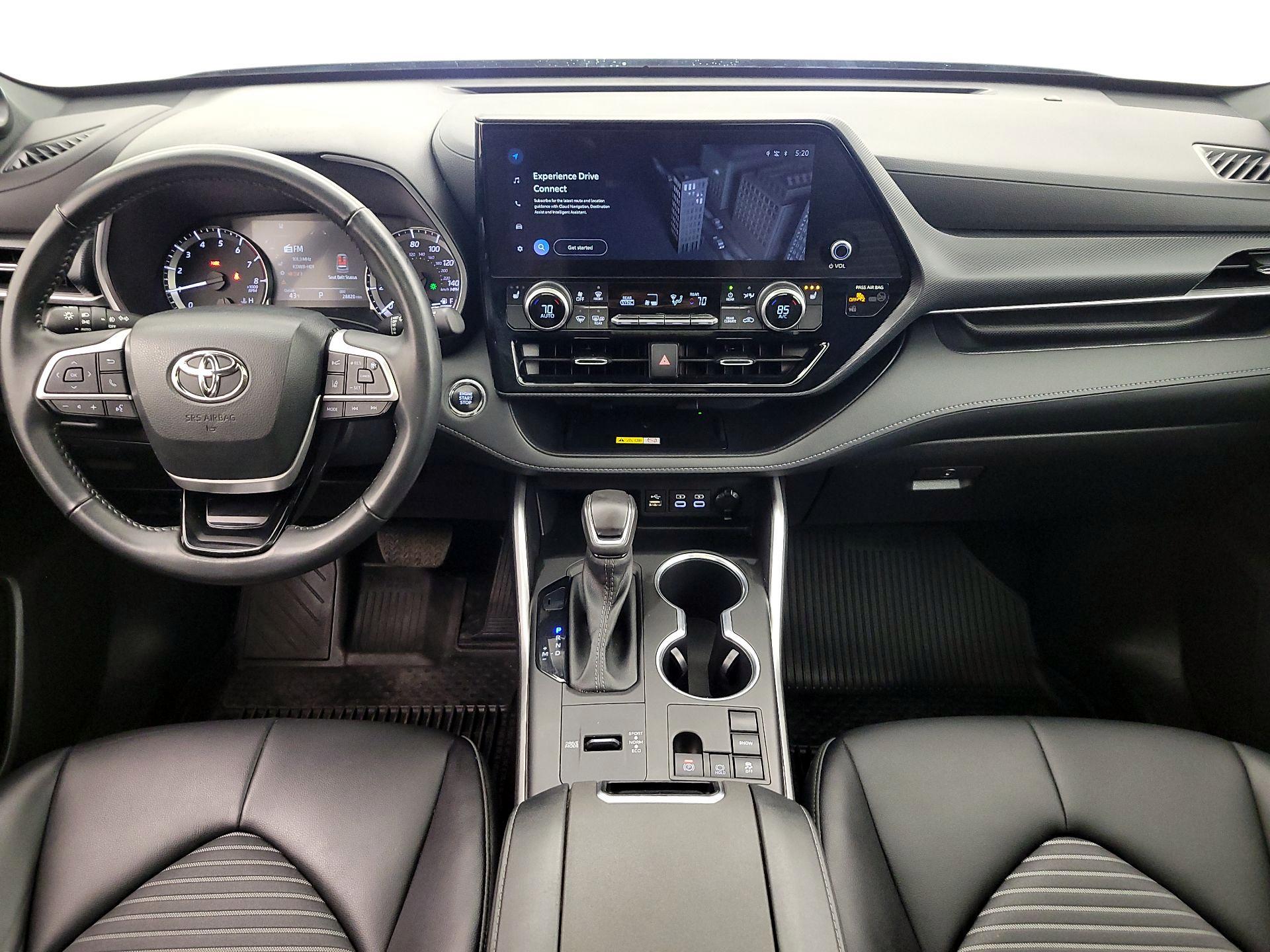 Thumbnail: 2023 Toyota Highlander - 9