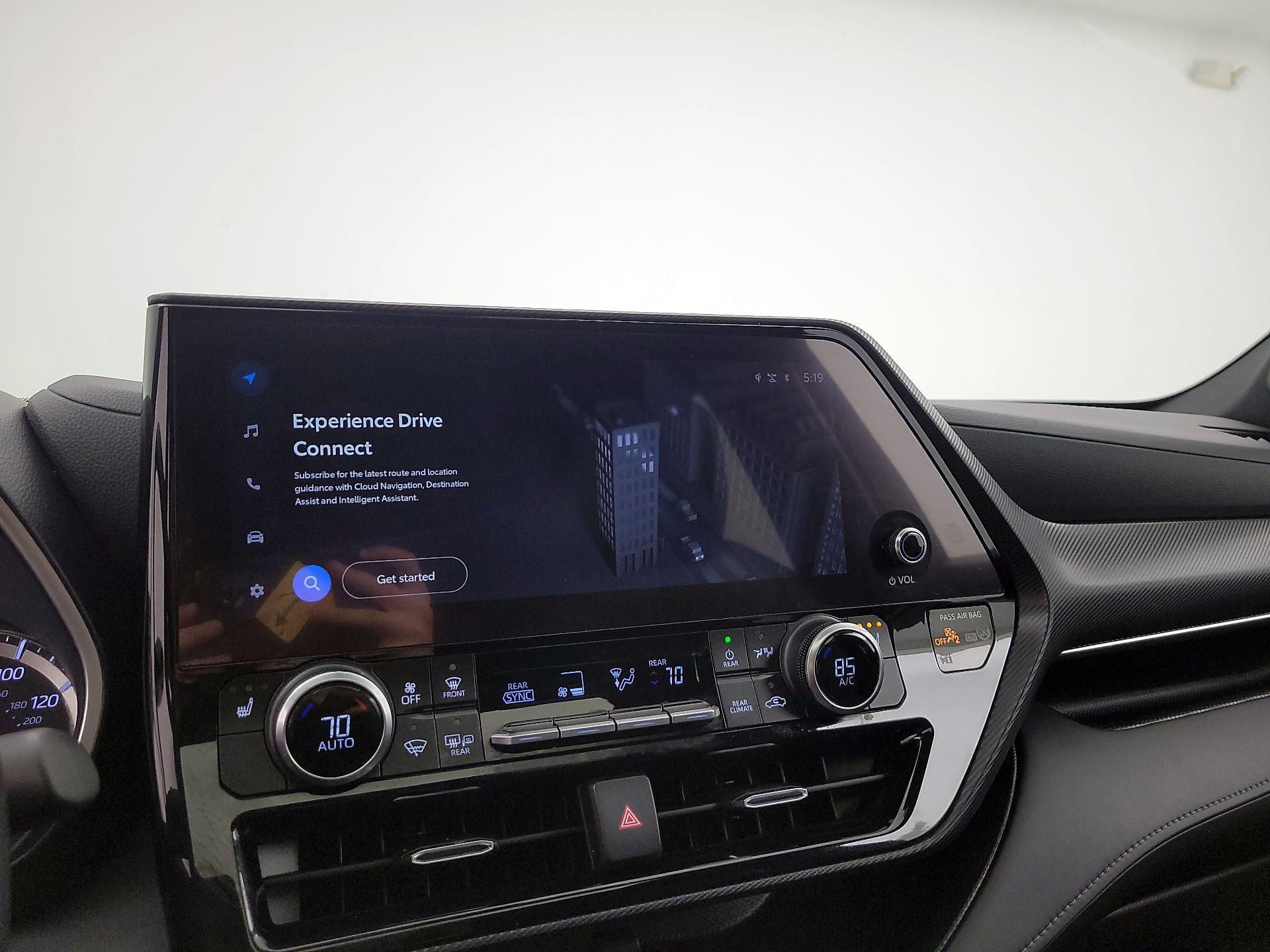 Thumbnail: 2023 Toyota Highlander - 14