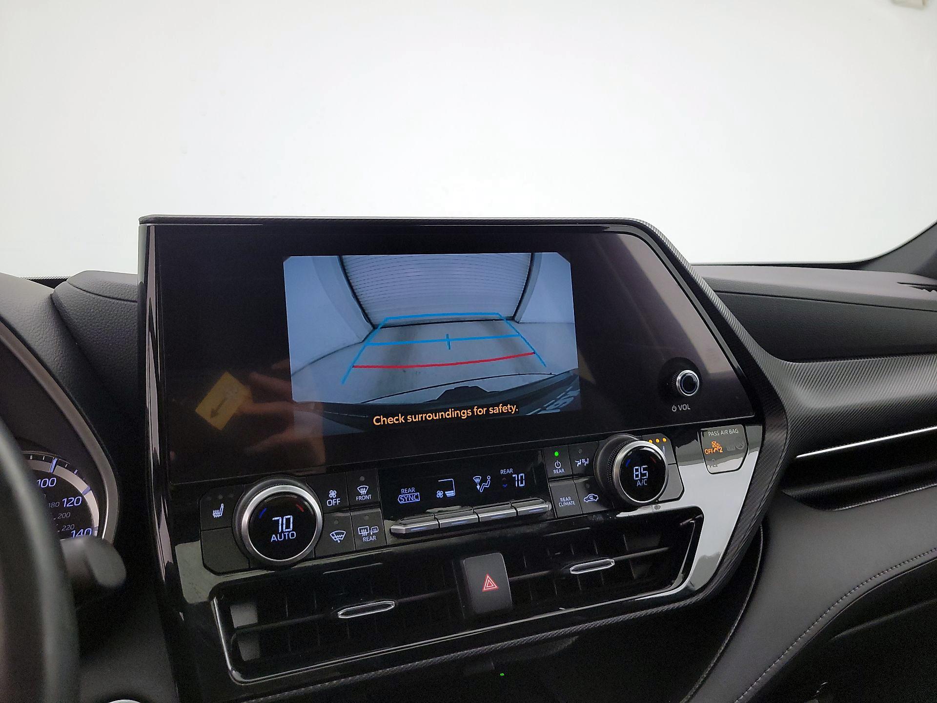 Thumbnail: 2023 Toyota Highlander - 15