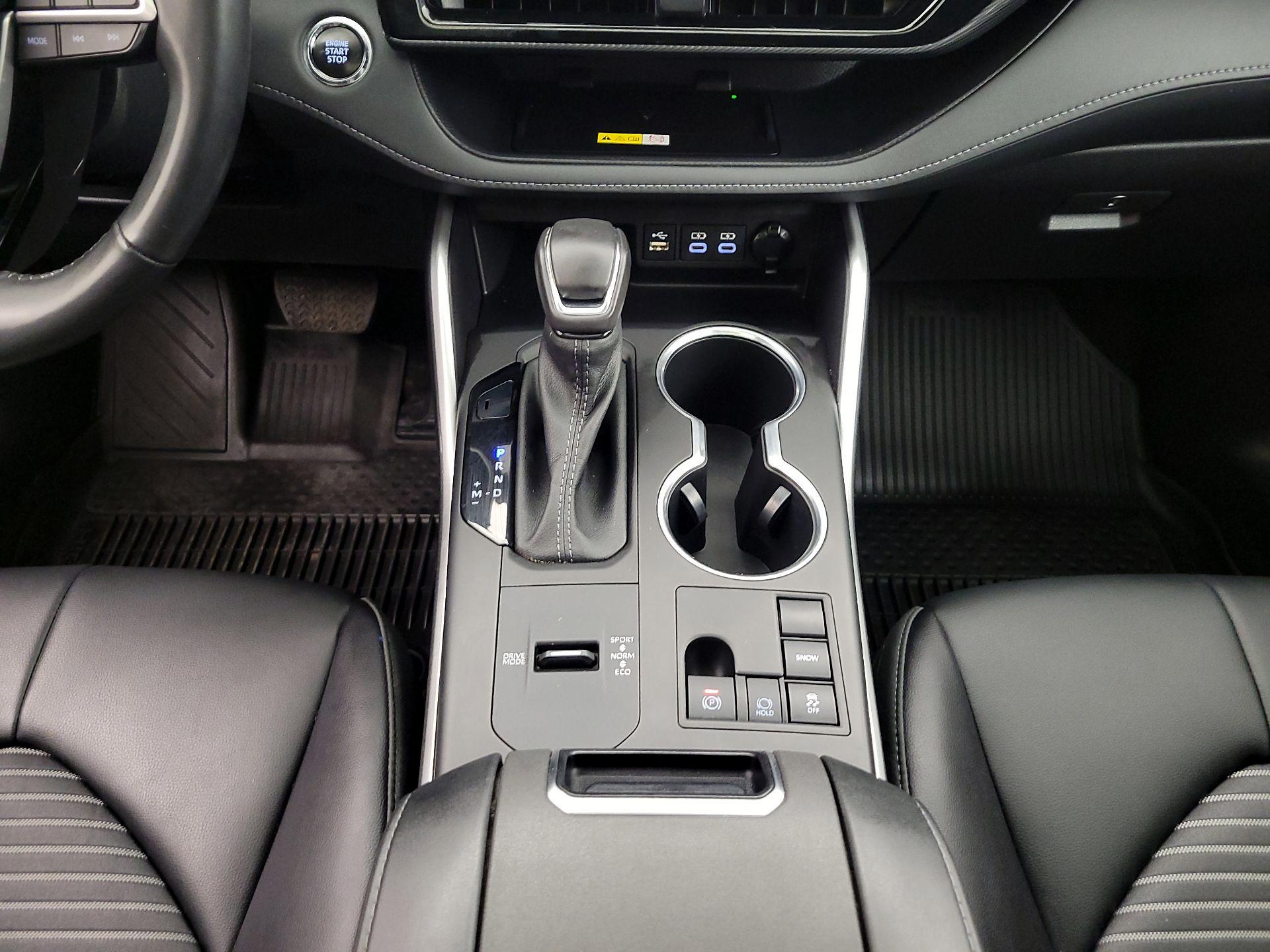 Thumbnail: 2023 Toyota Highlander - 18