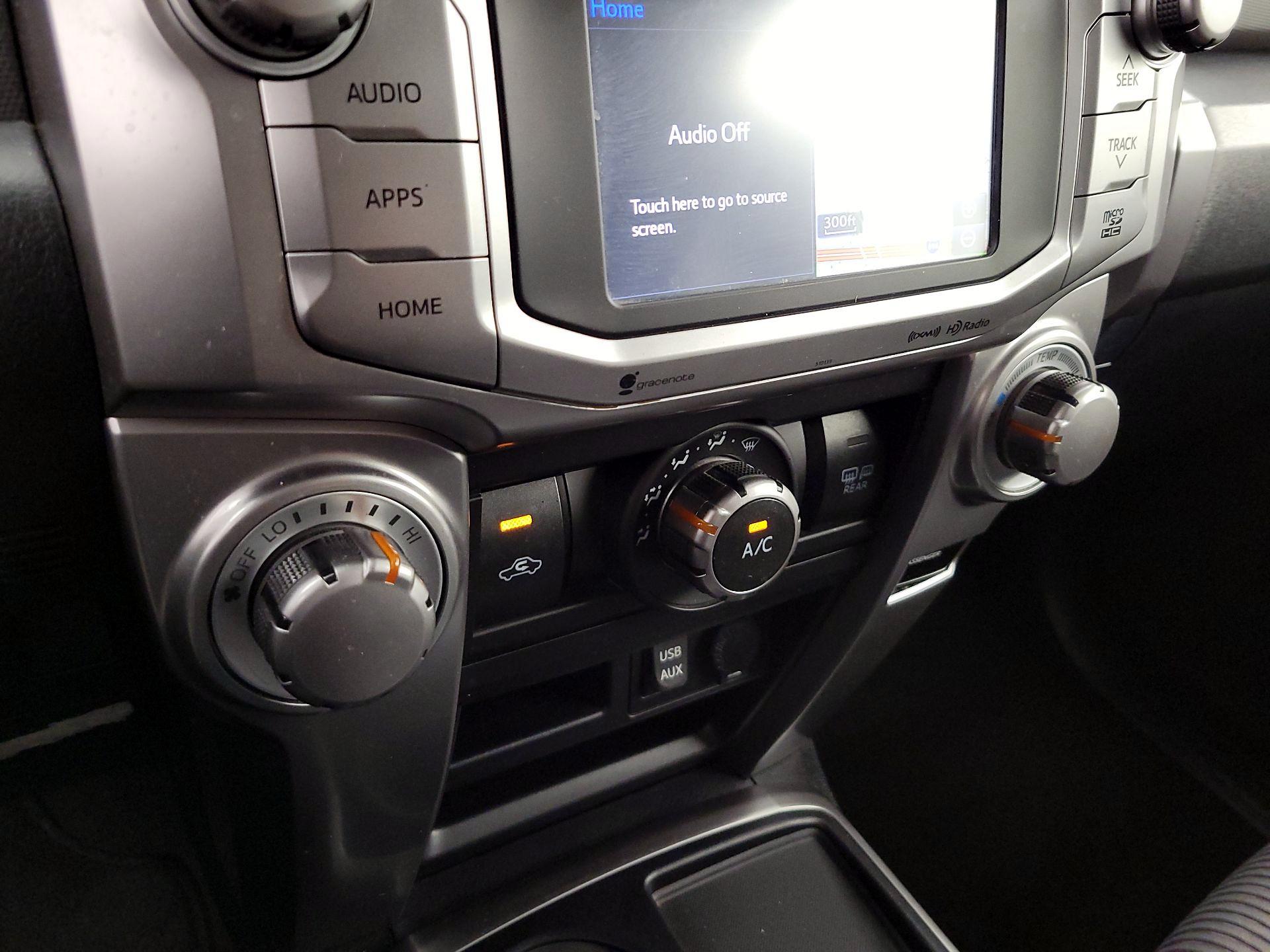 Thumbnail: 2016 Toyota 4Runner - 17