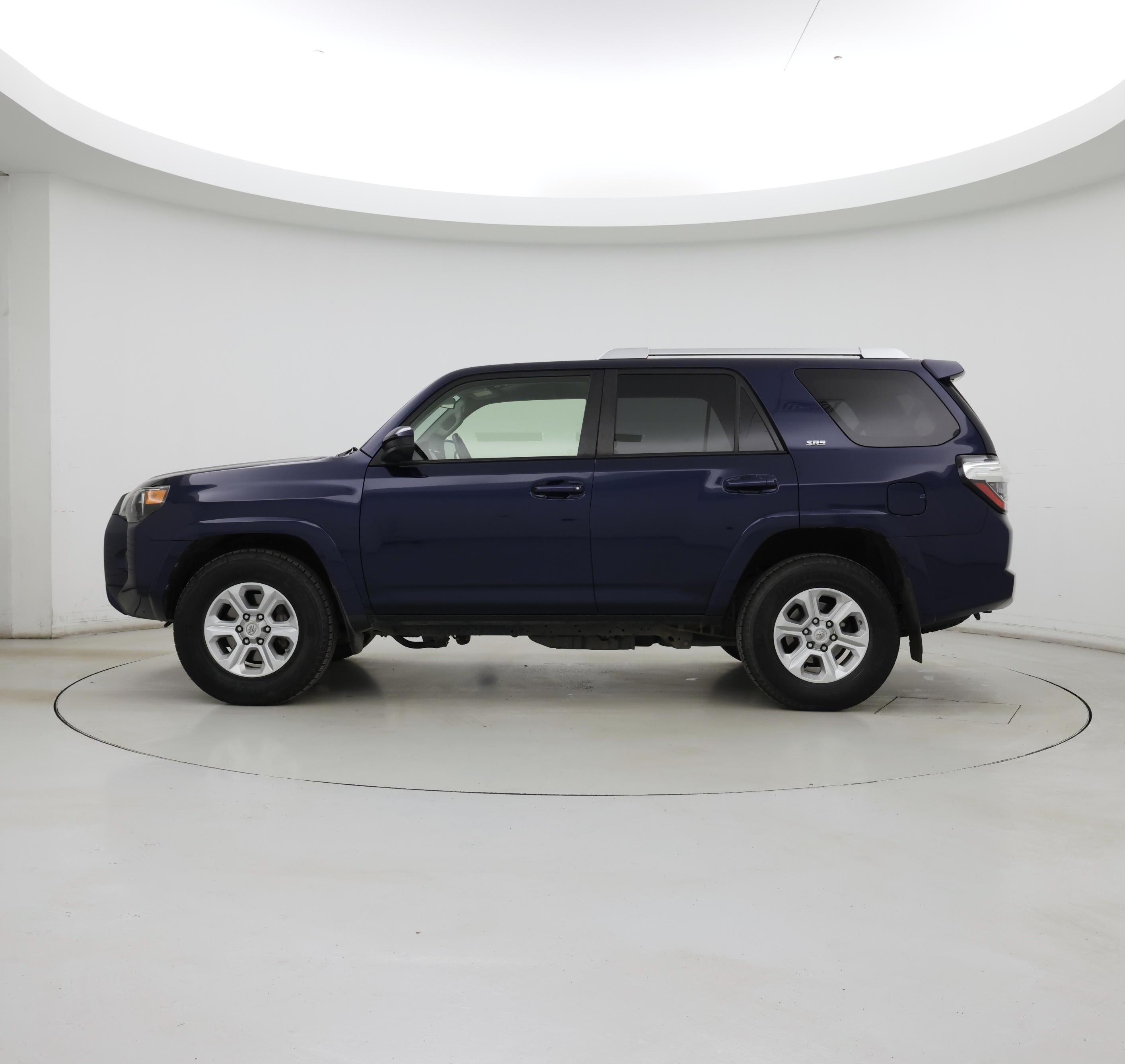 Thumbnail: 2016 Toyota 4Runner - 3