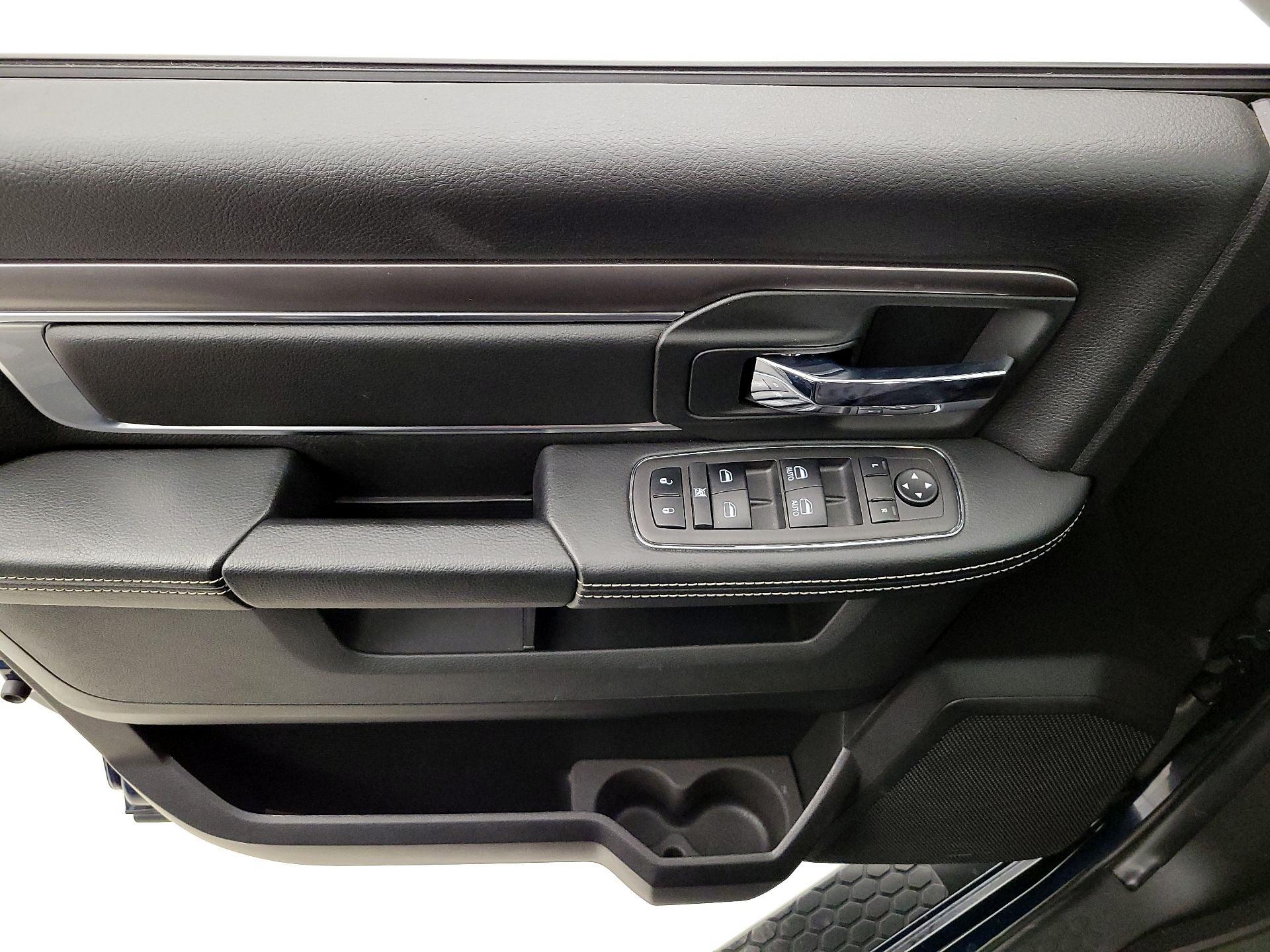 Thumbnail: 2023 RAM 1500 Classic - 12