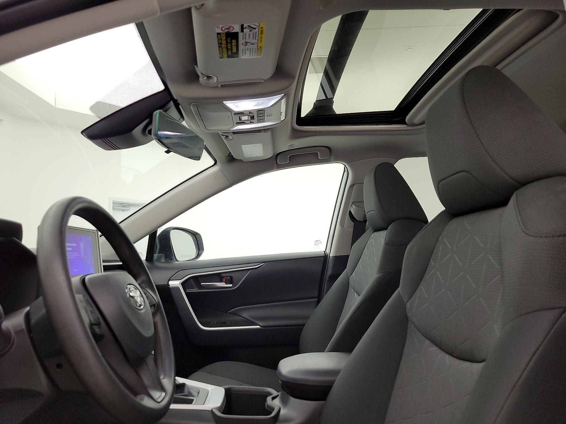 Thumbnail: 2023 Toyota RAV4 - 20