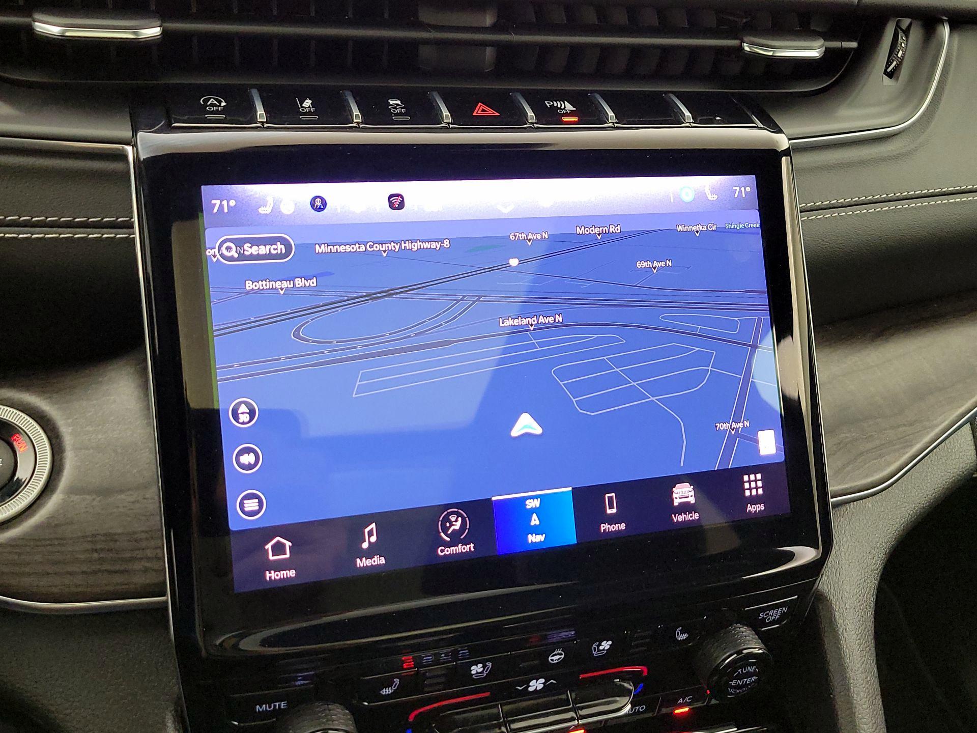 Thumbnail: 2023 Jeep Grand Cherokee - 14