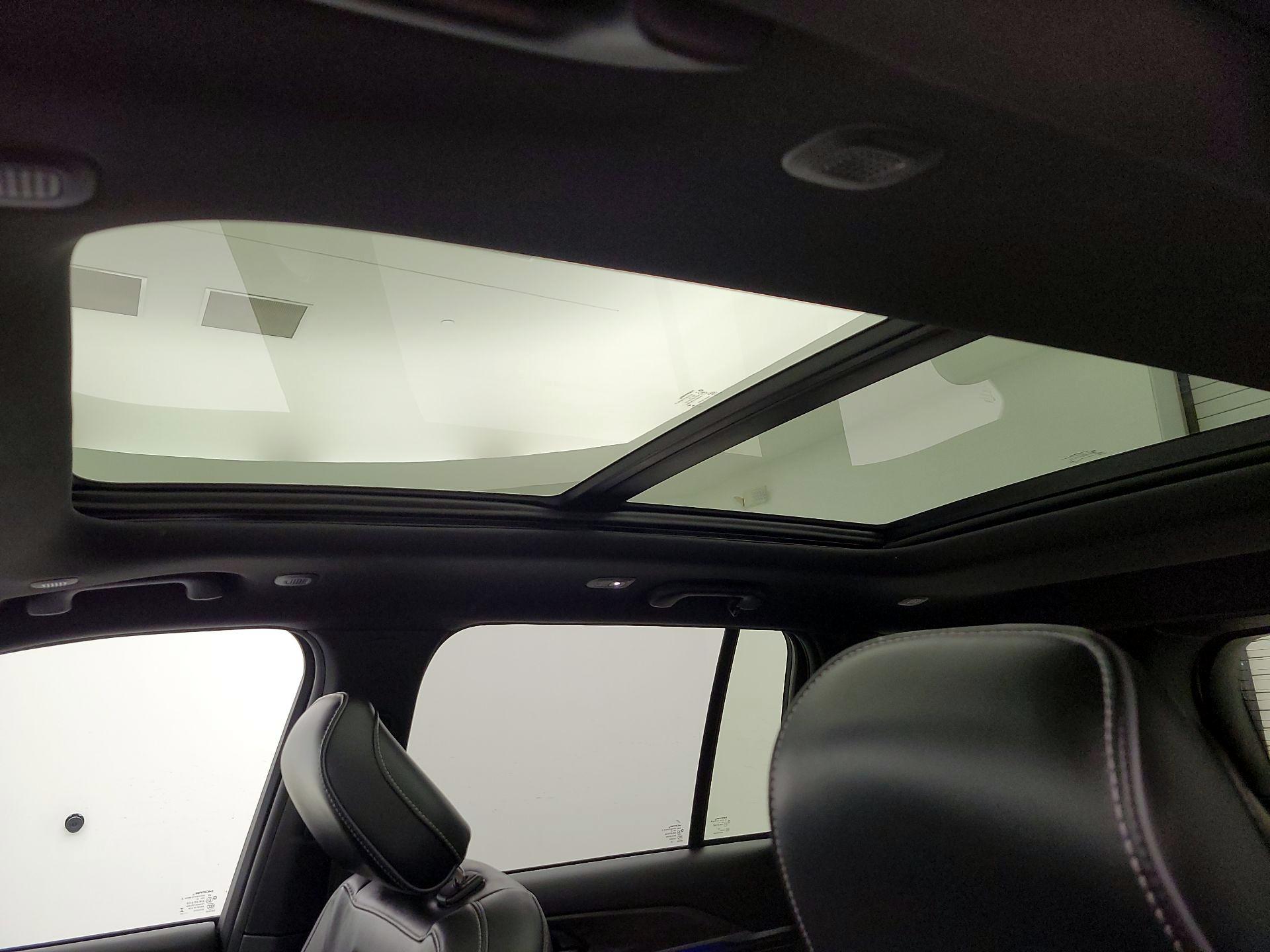 Thumbnail: 2023 Jeep Grand Cherokee - 20