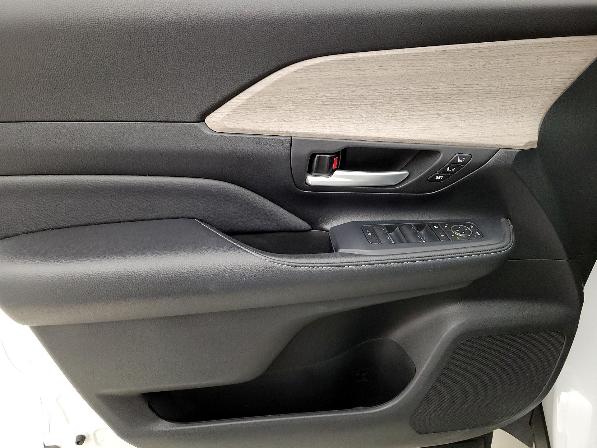 Thumbnail: 2024 Toyota Grand Highlander - 12