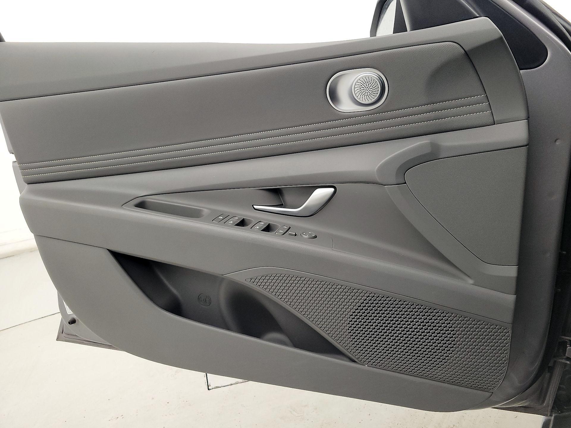 Thumbnail: 2025 Hyundai Elantra - 12