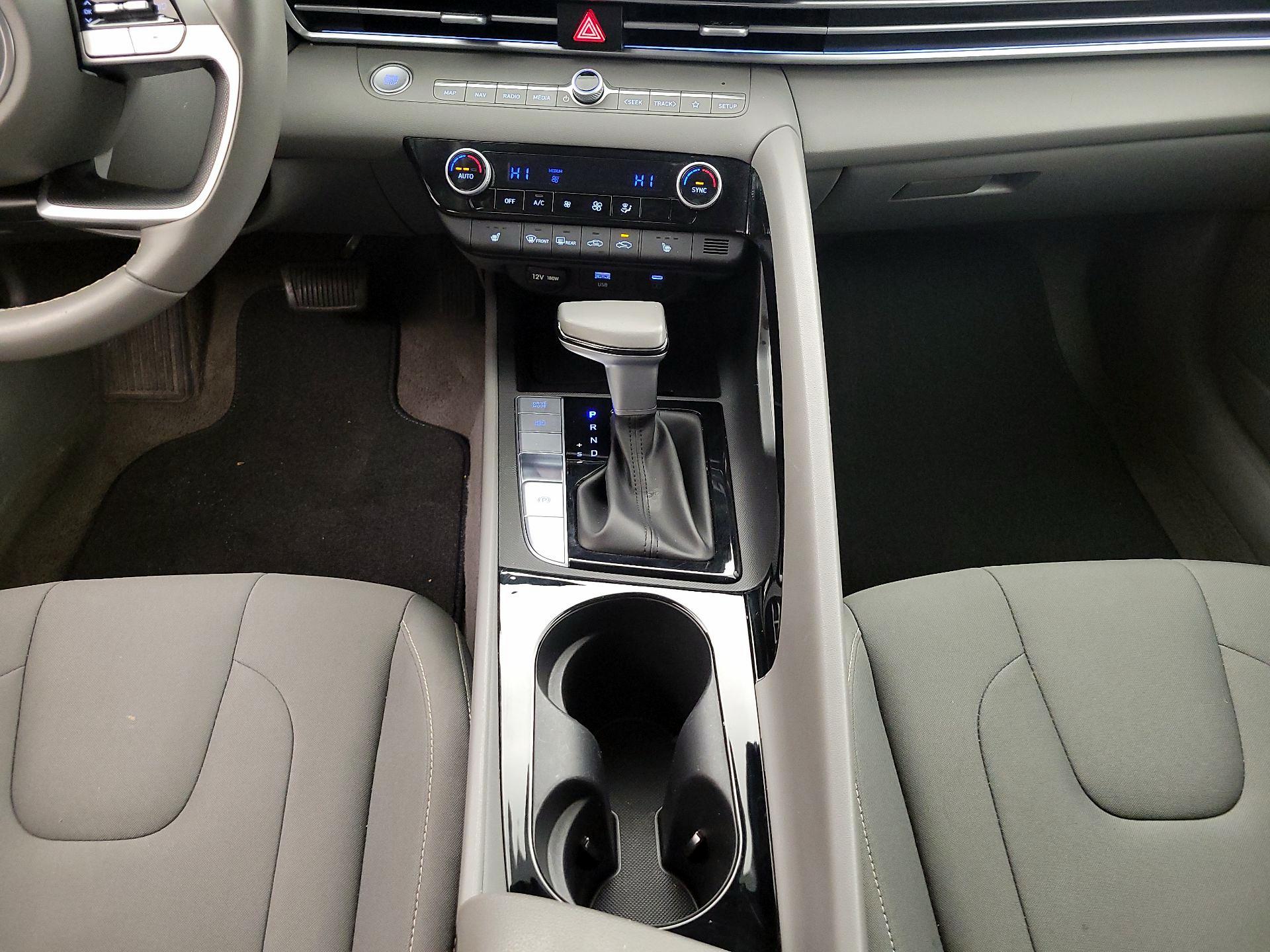 Thumbnail: 2025 Hyundai Elantra - 18