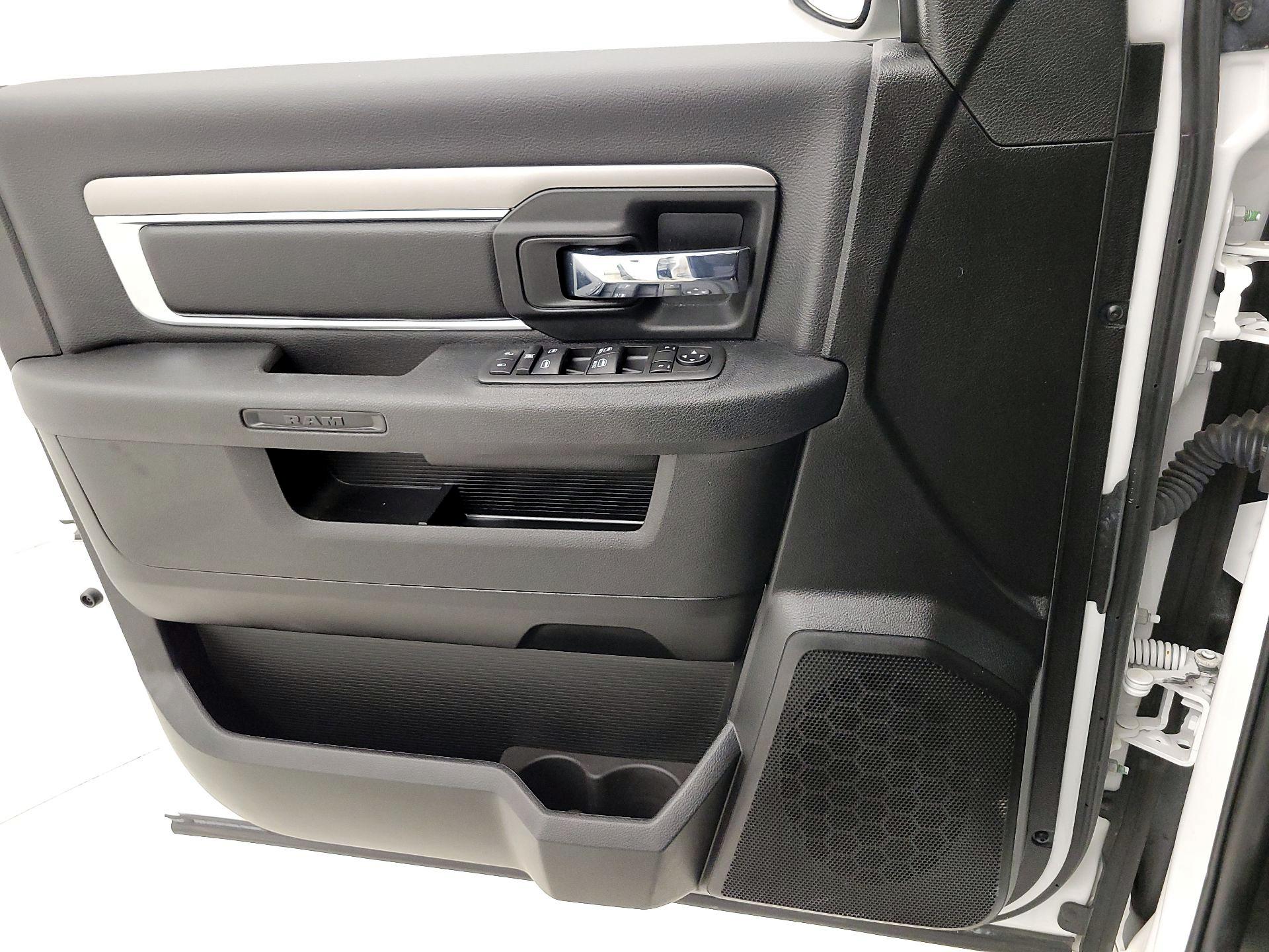 Thumbnail: 2022 RAM 1500 Classic - 12